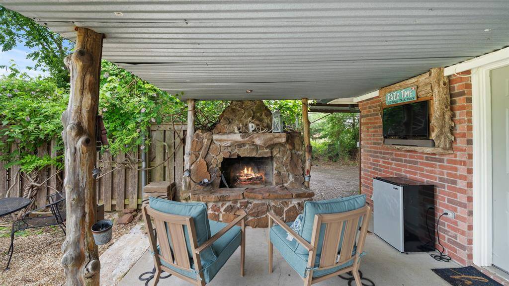 111 Vz County Road 3433, Wills Point, TX 75169