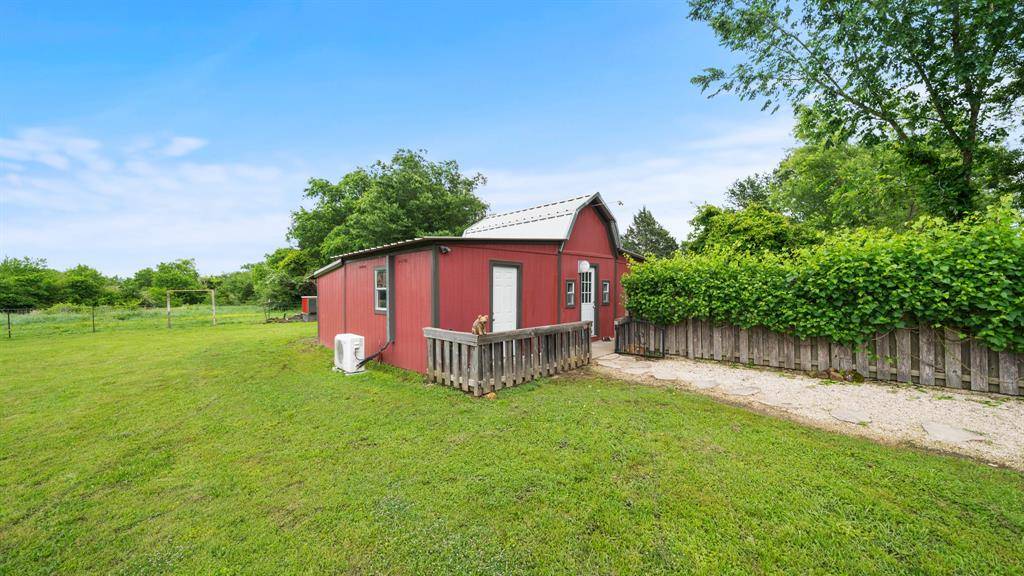 111 Vz County Road 3433, Wills Point, TX 75169
