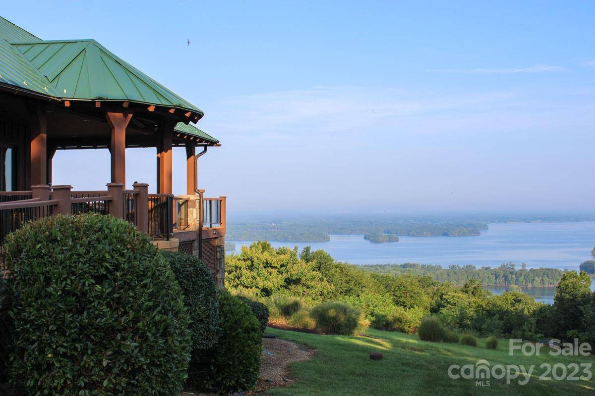 120 Wyle Wood LN, Denton, NC 27239
