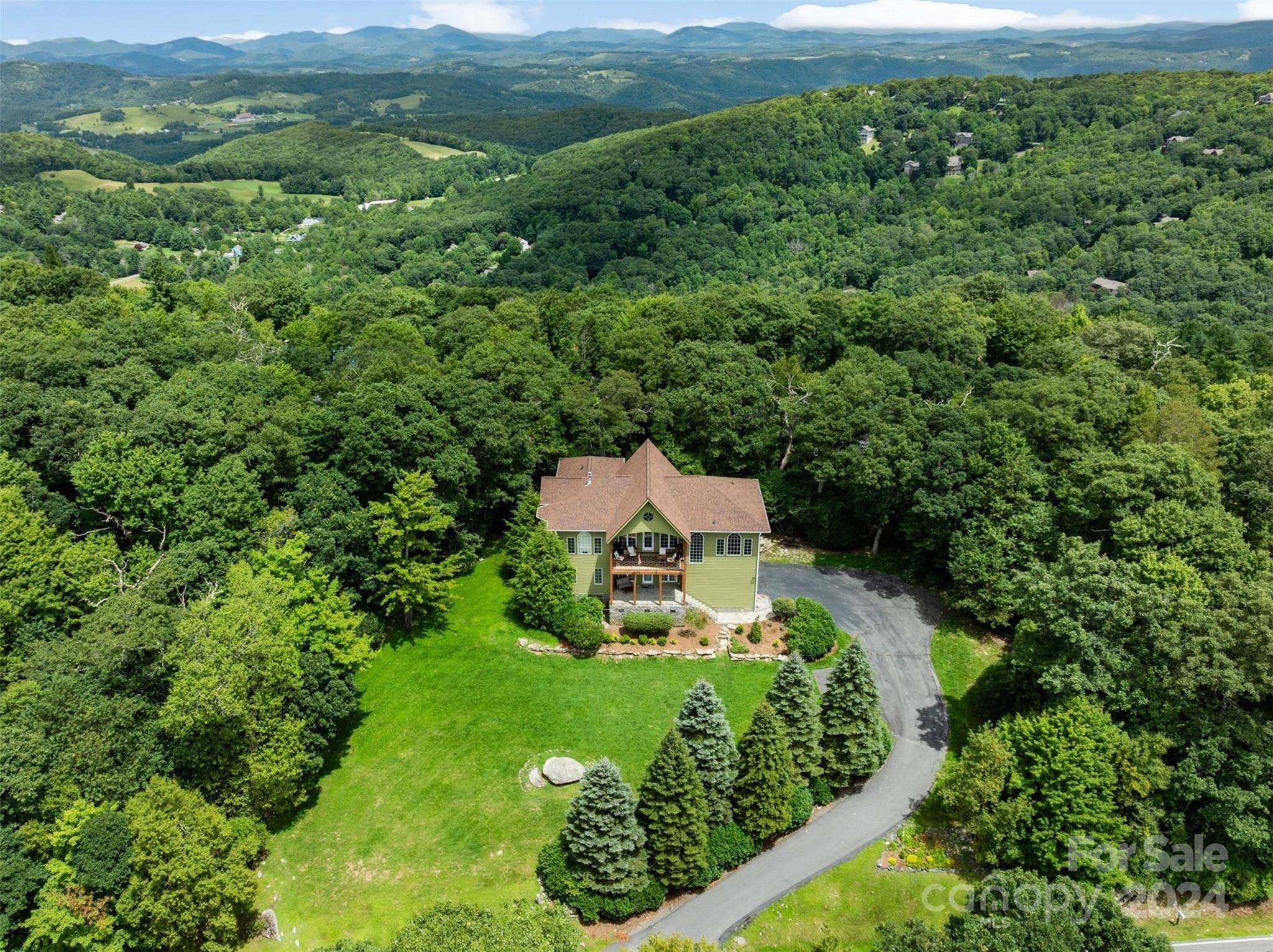 537 Oak Ridge DR, Boone, NC 28607