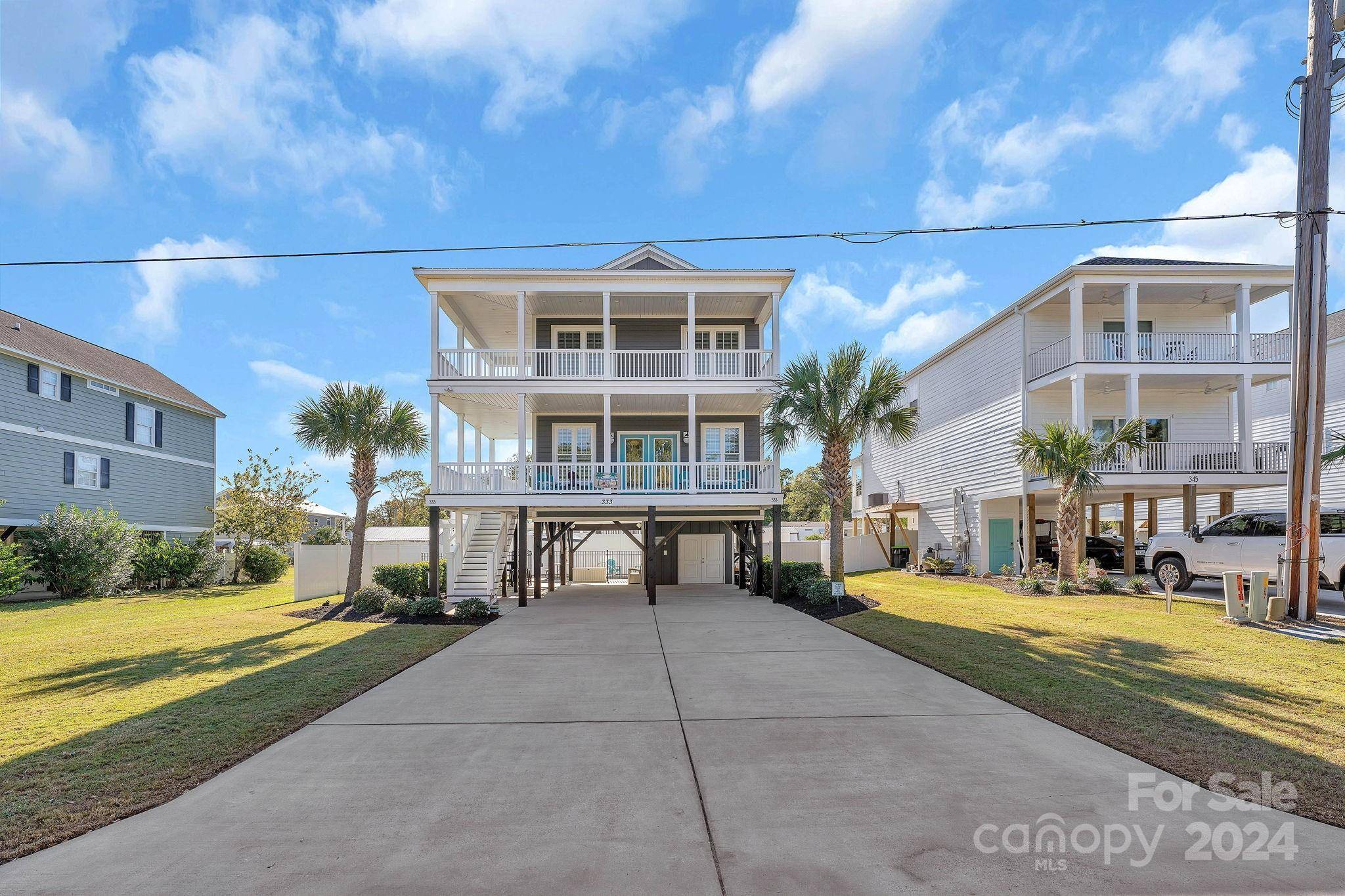 333 Calhoun DR, Garden City, SC 29576