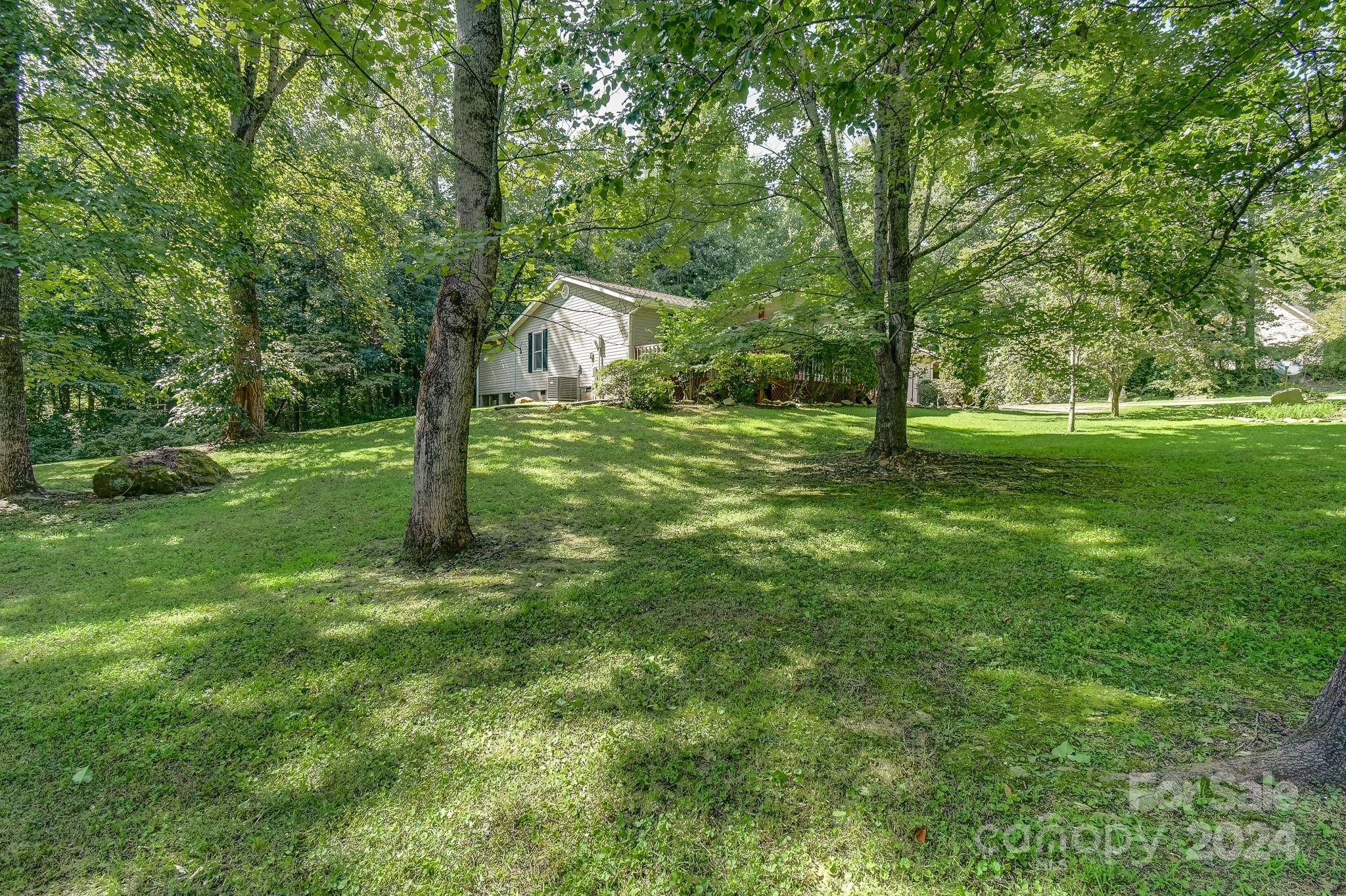 6 Bear TRL, Fairview, NC 28730