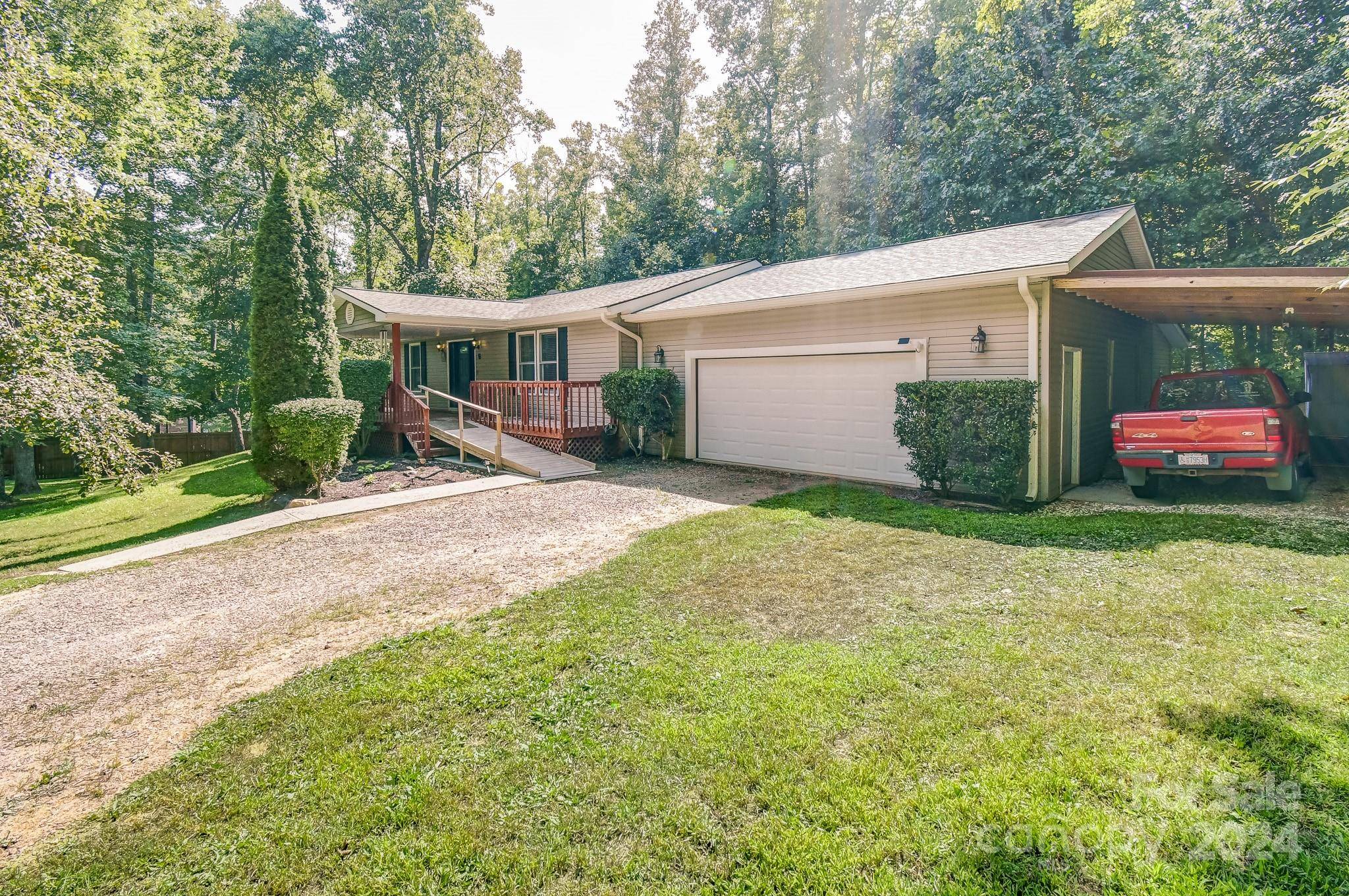 6 Bear TRL, Fairview, NC 28730