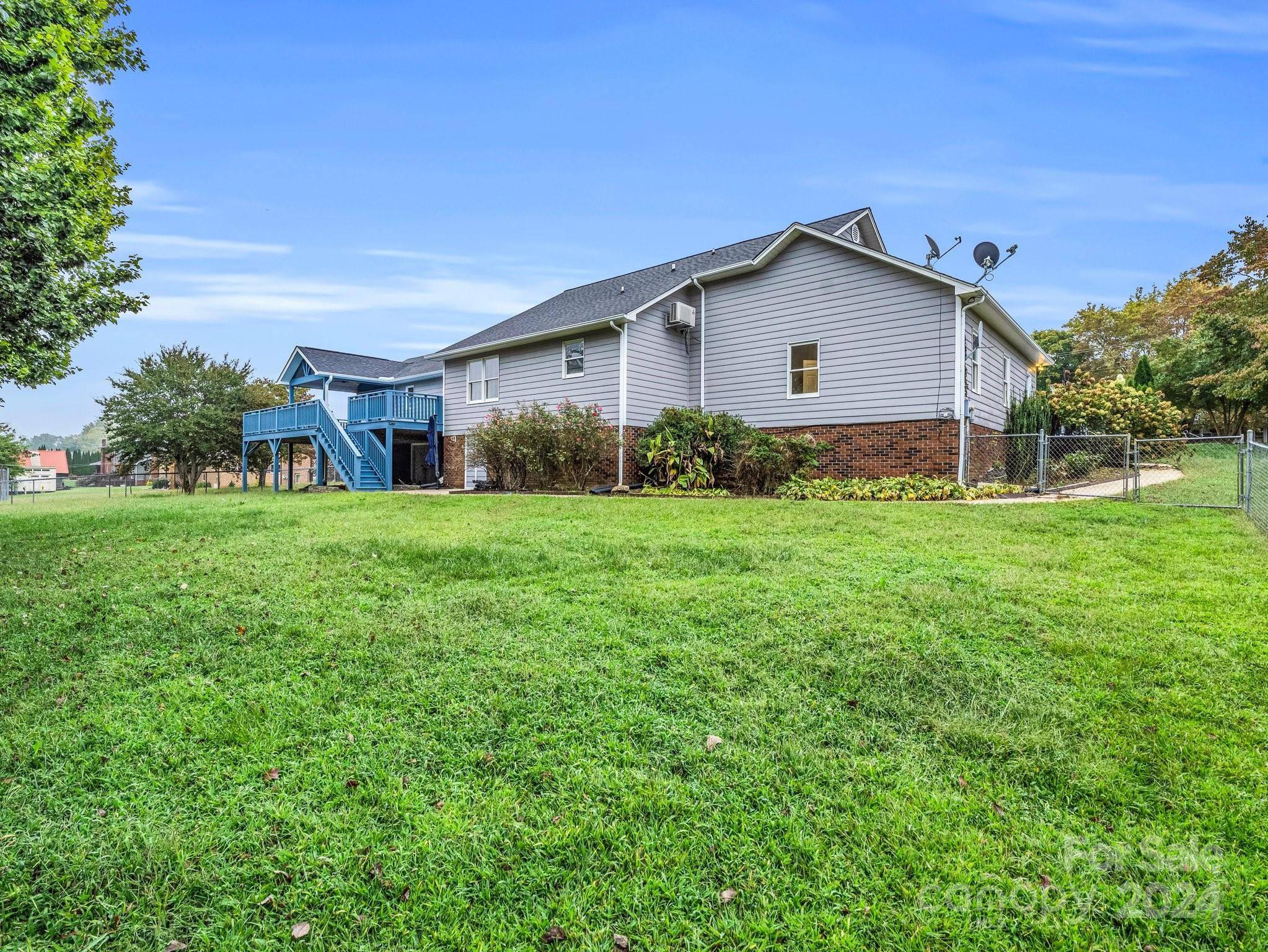 219 Weatherstone DR, Forest City, NC 28043