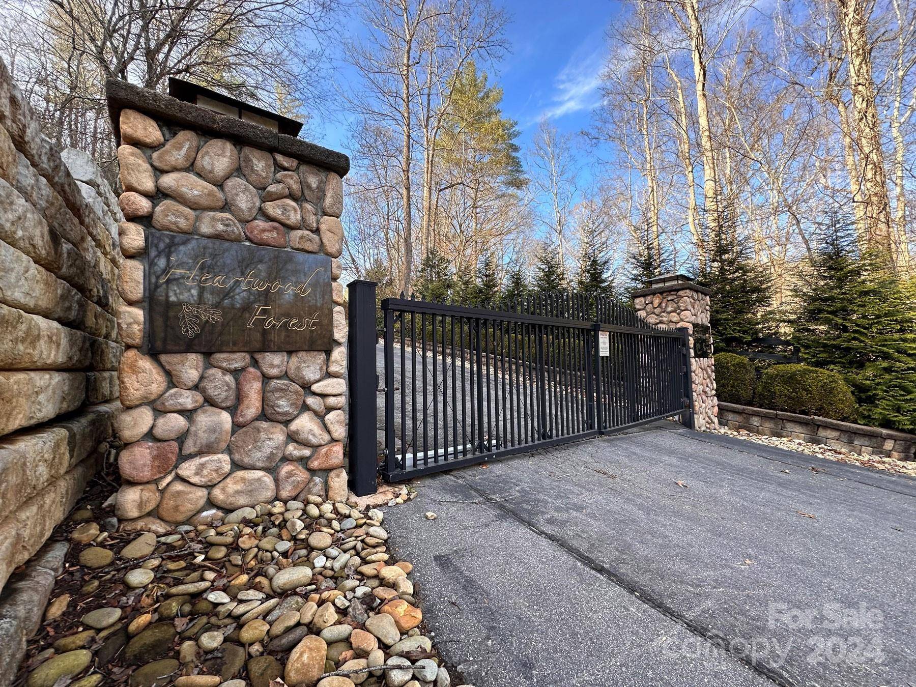 1892 Black Hills DR, Collettsville, NC 28611