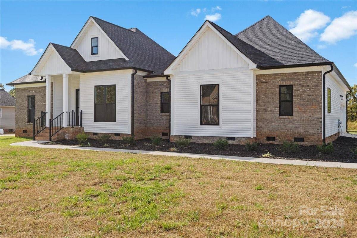 5513 Harvest Hills RD, Bessemer City, NC 28016