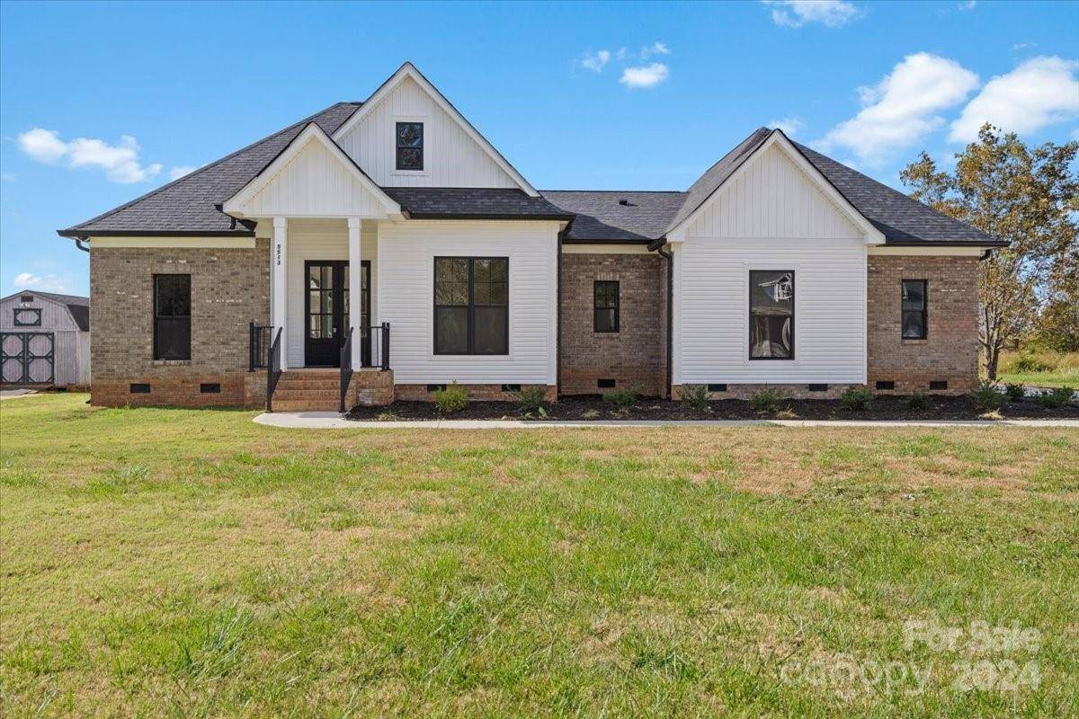5513 Harvest Hills RD, Bessemer City, NC 28016