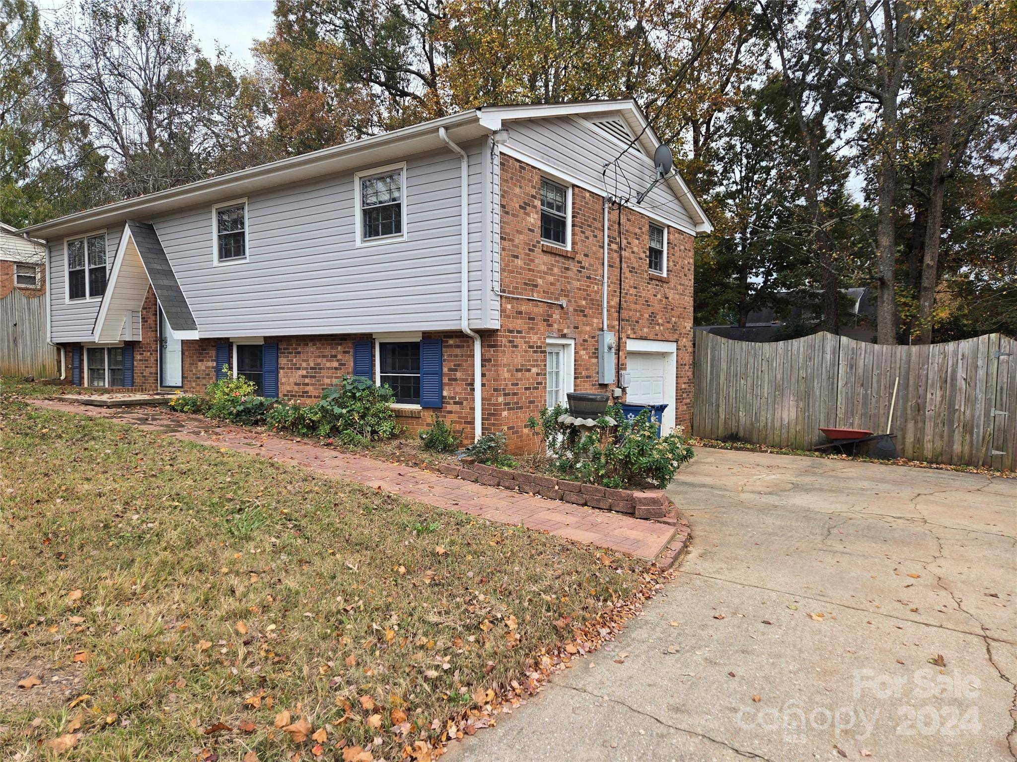3705 Weyland DR, Conover, NC 28613