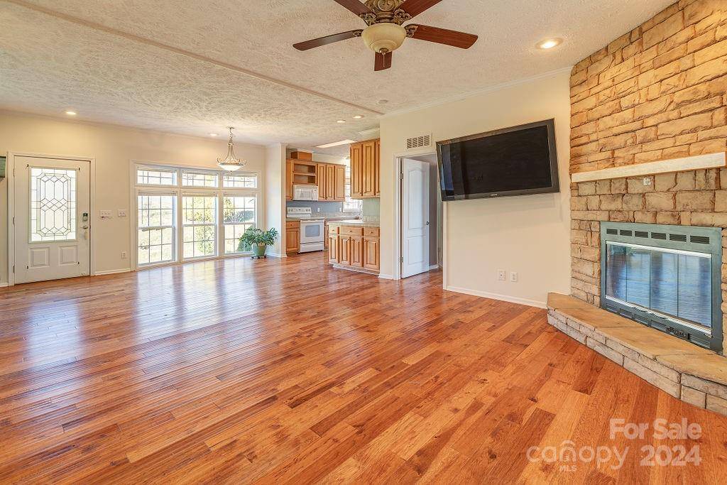6 Enochs WAY, Fletcher, NC 28732