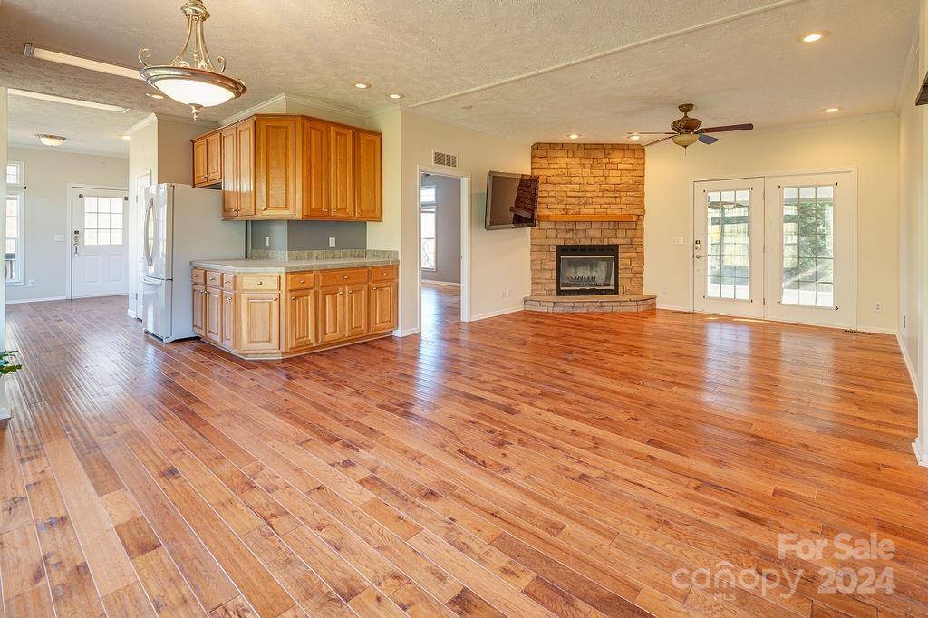 6 Enochs WAY, Fletcher, NC 28732