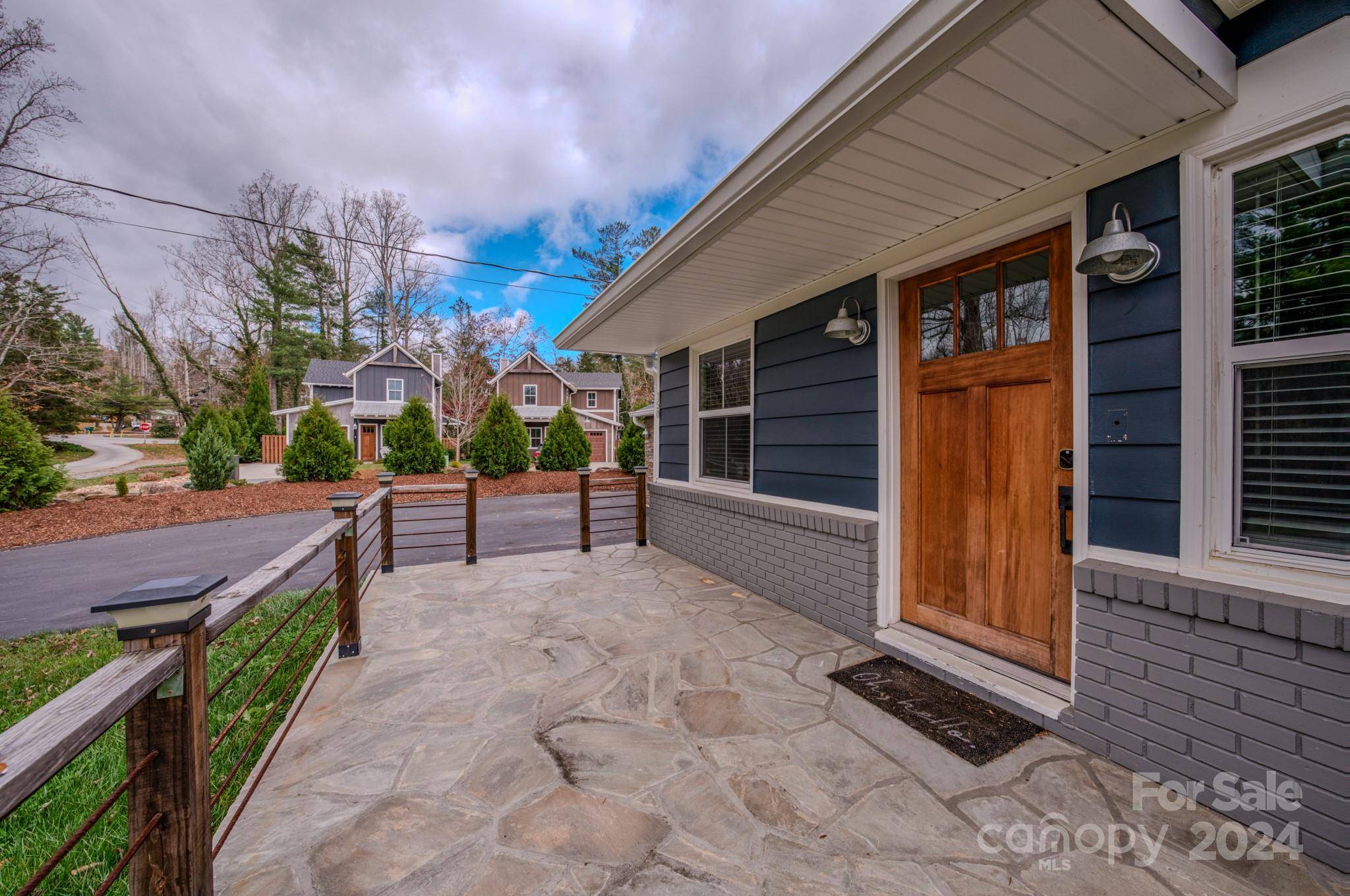 150 Cedar LN, Arden, NC 28704