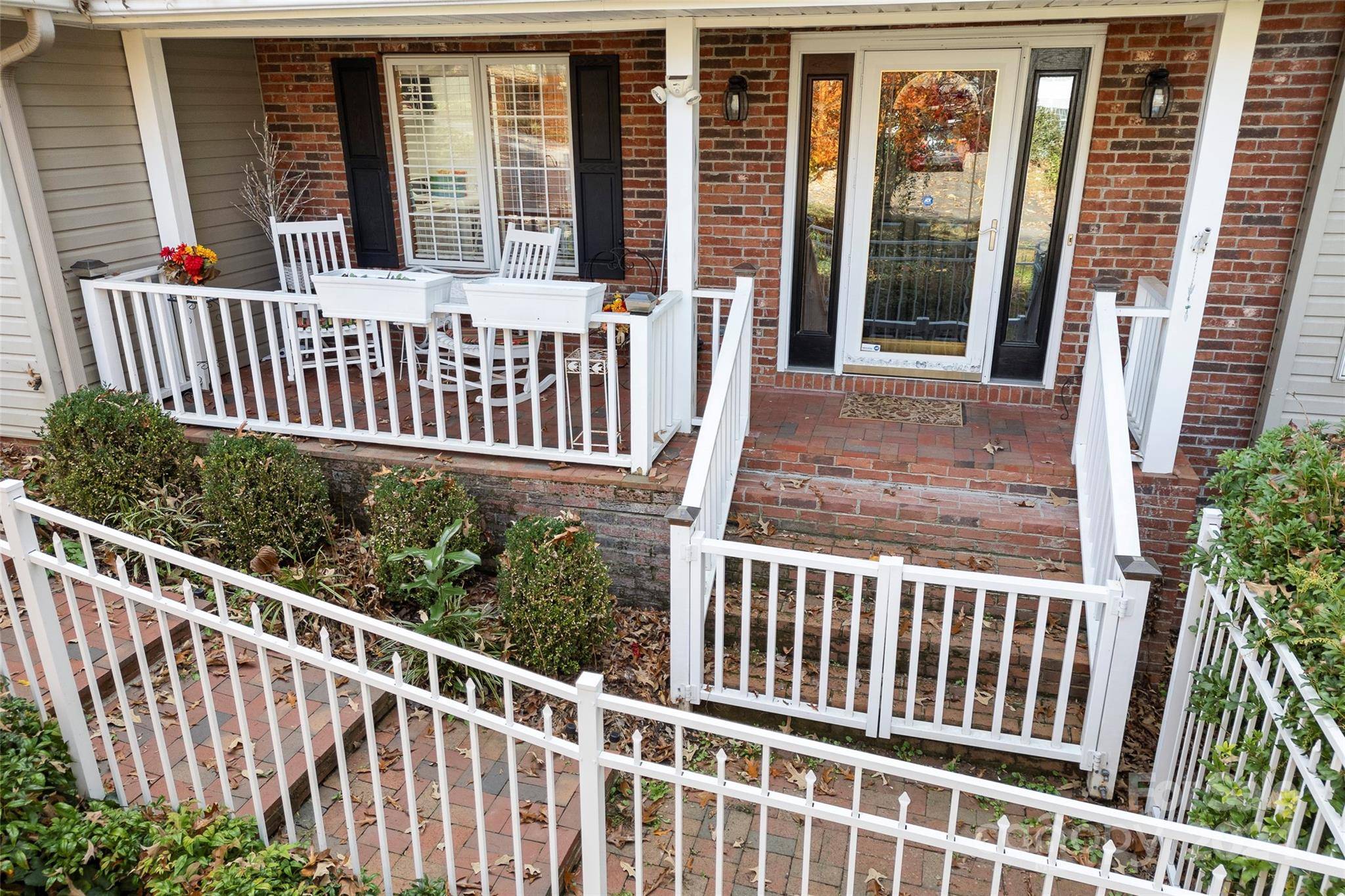 131 Caldonia DR, Candler, NC 28715