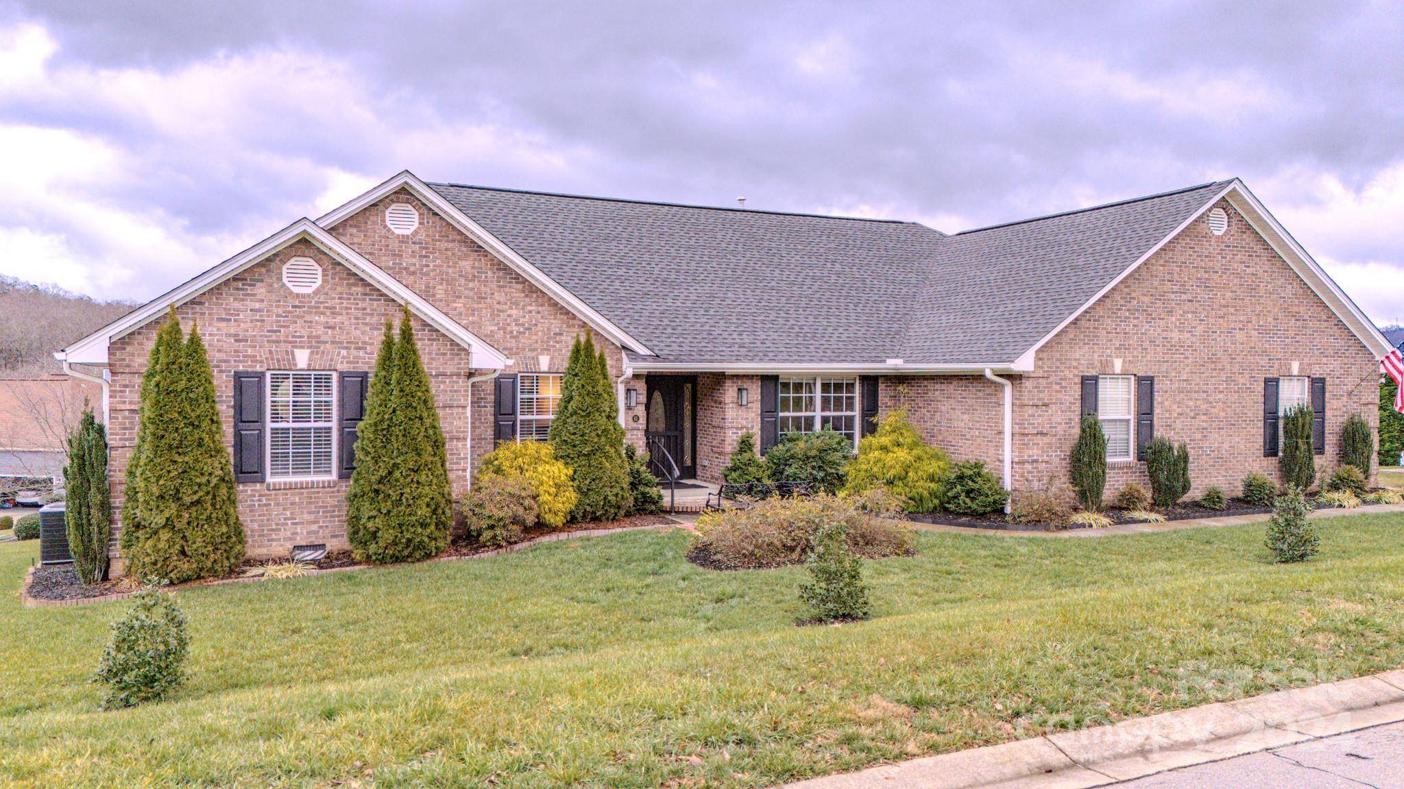 61 Rose Of Sharon WAY, Candler, NC 28715