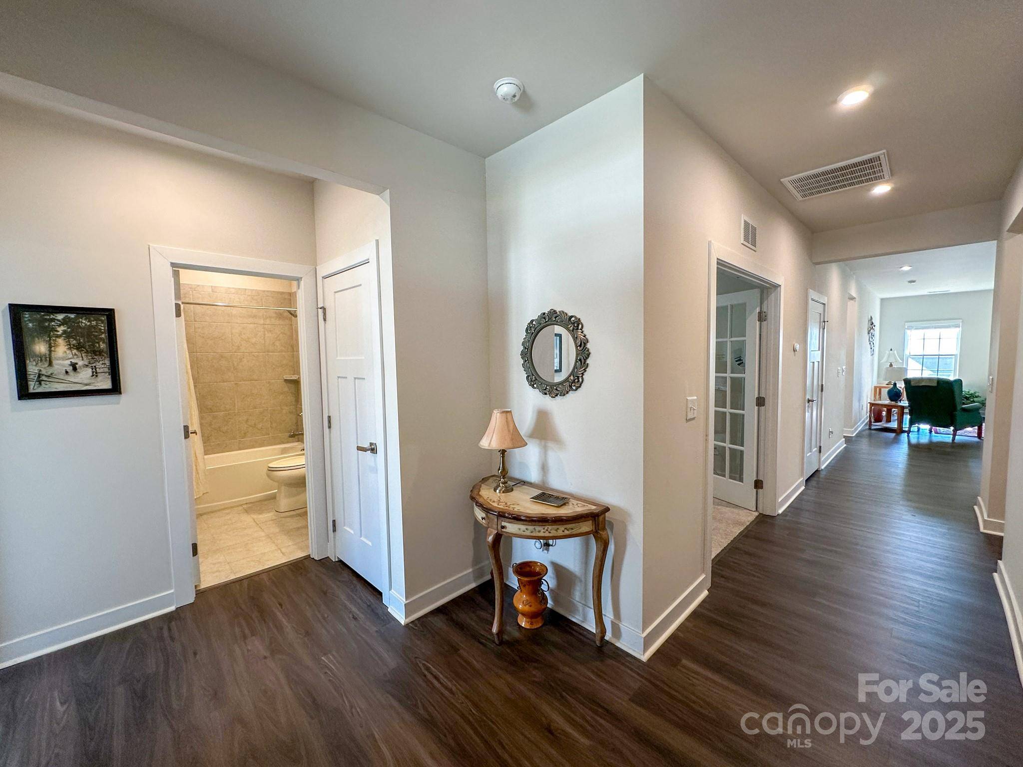 5047 Summer Surprise LN, Charlotte, NC 28215