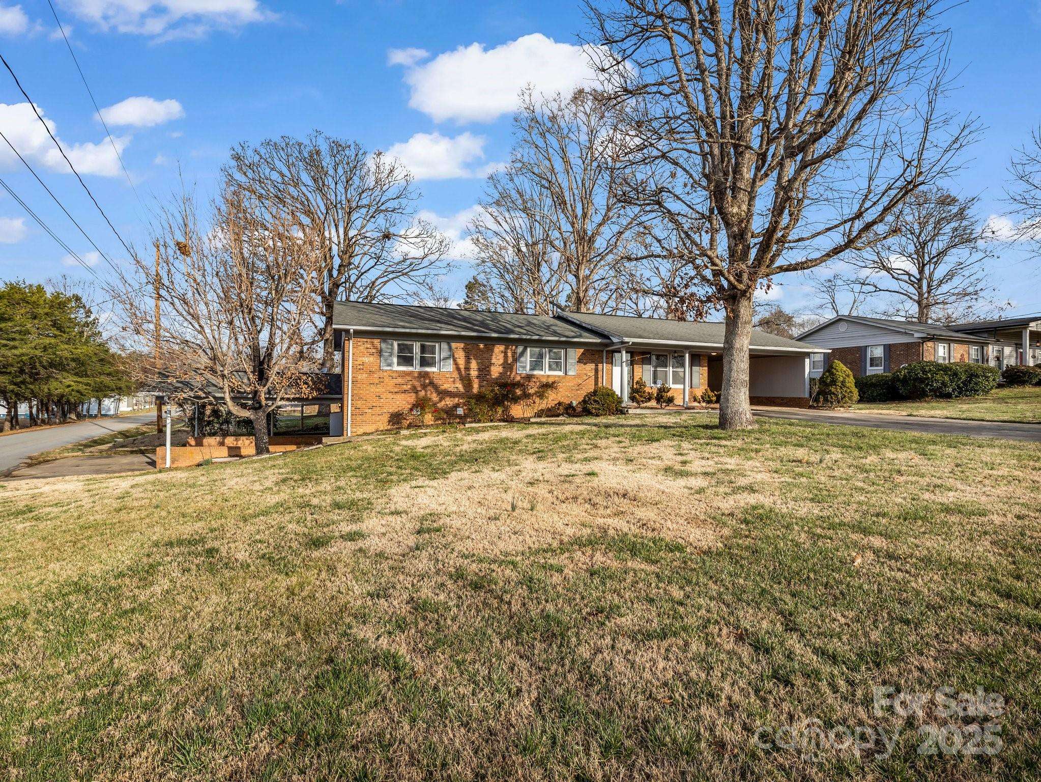 125 Oak Forest DR, Forest City, NC 28043