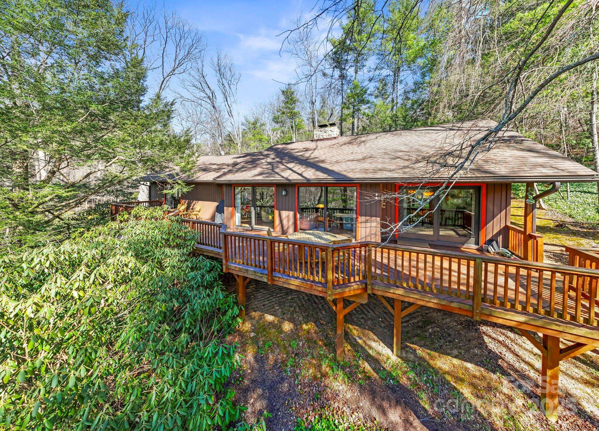 309 Secretariat LN, Fairview, NC 28730