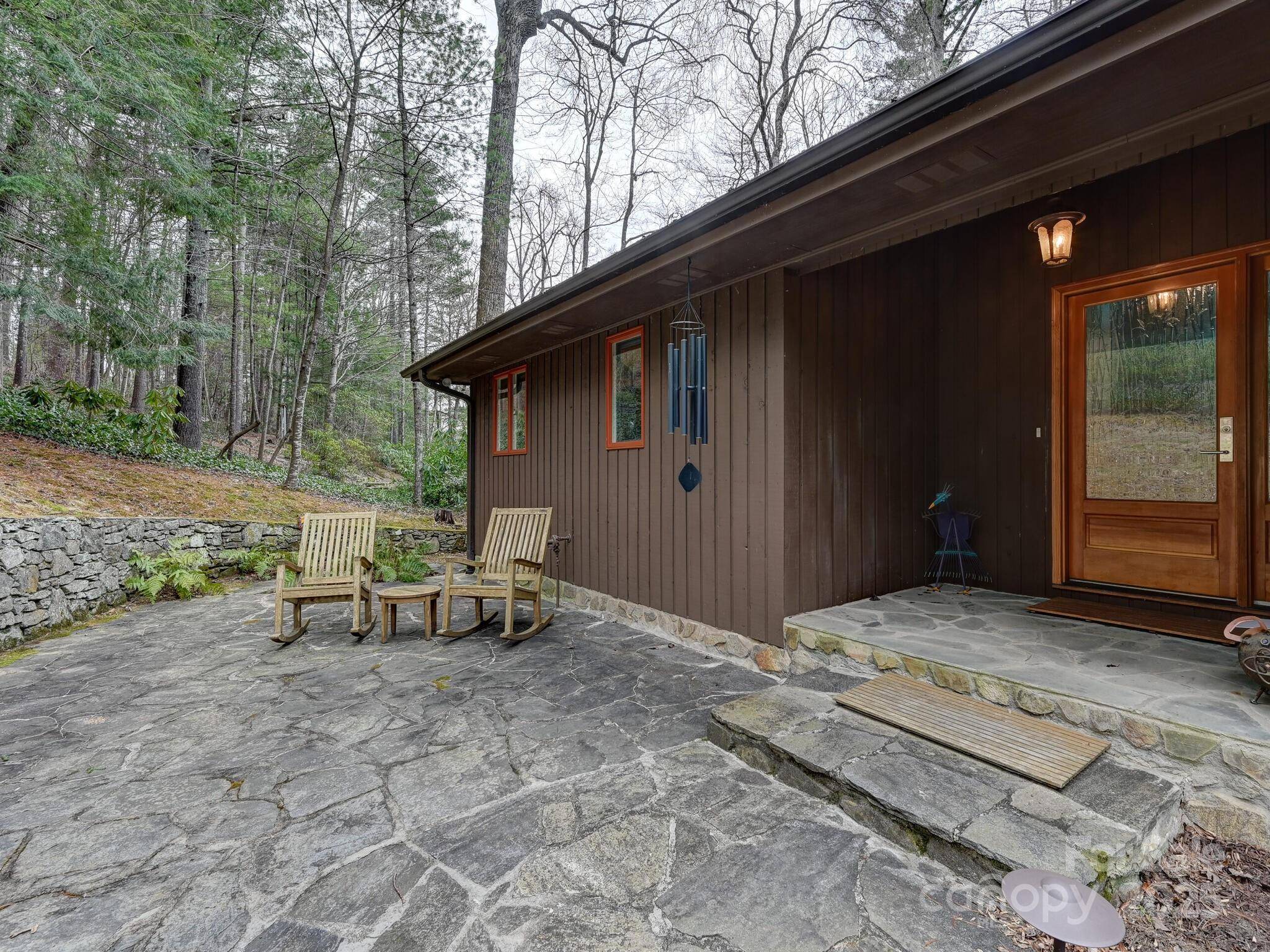 309 Secretariat LN, Fairview, NC 28730