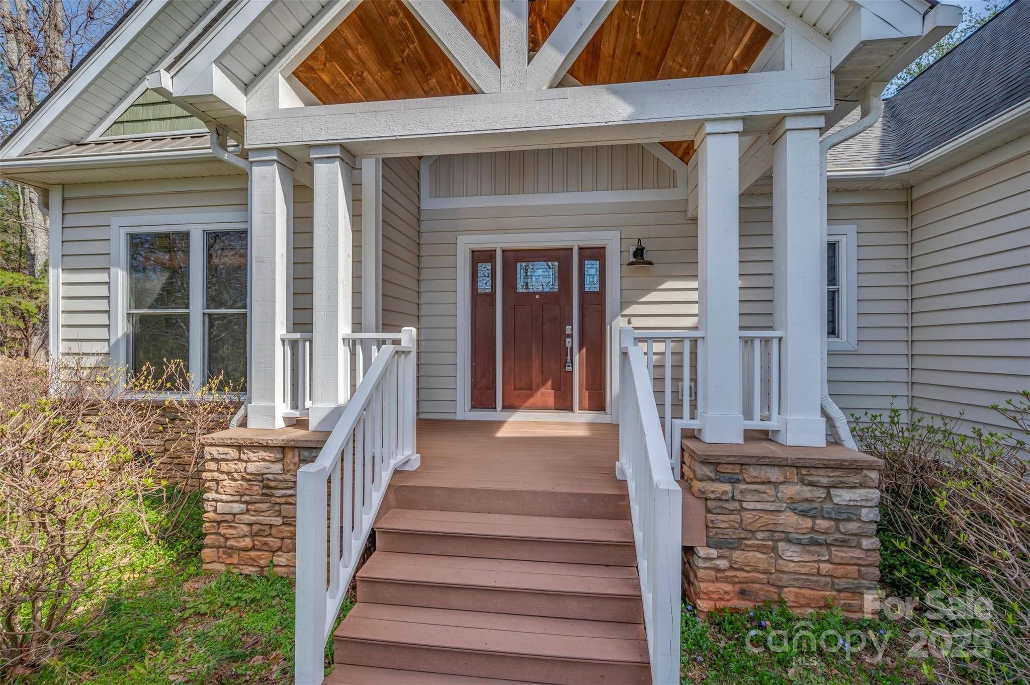 240 Persimmon Hill DR, Columbus, NC 28722
