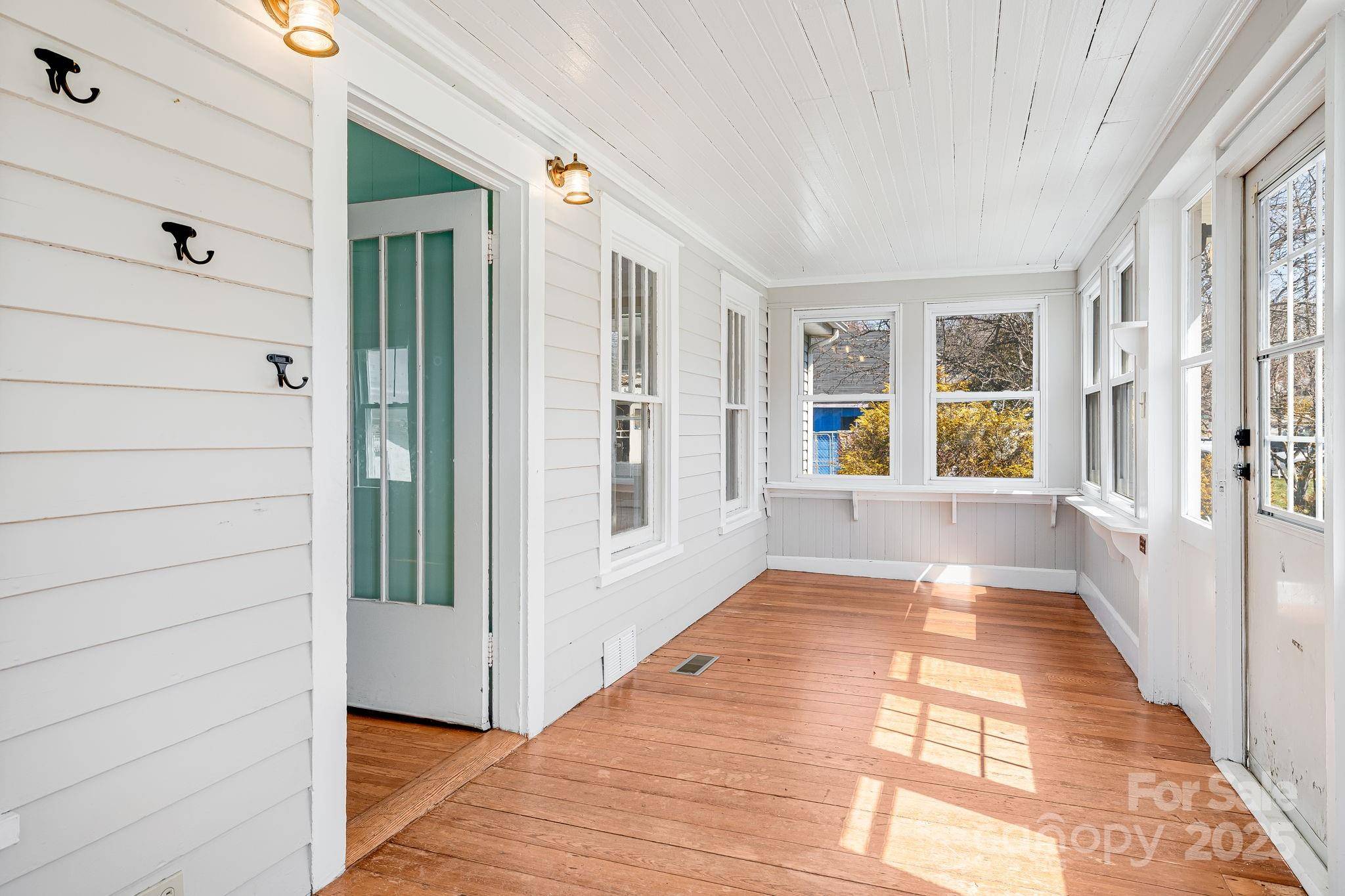 4243 Old Clyde RD, Clyde, NC 28721