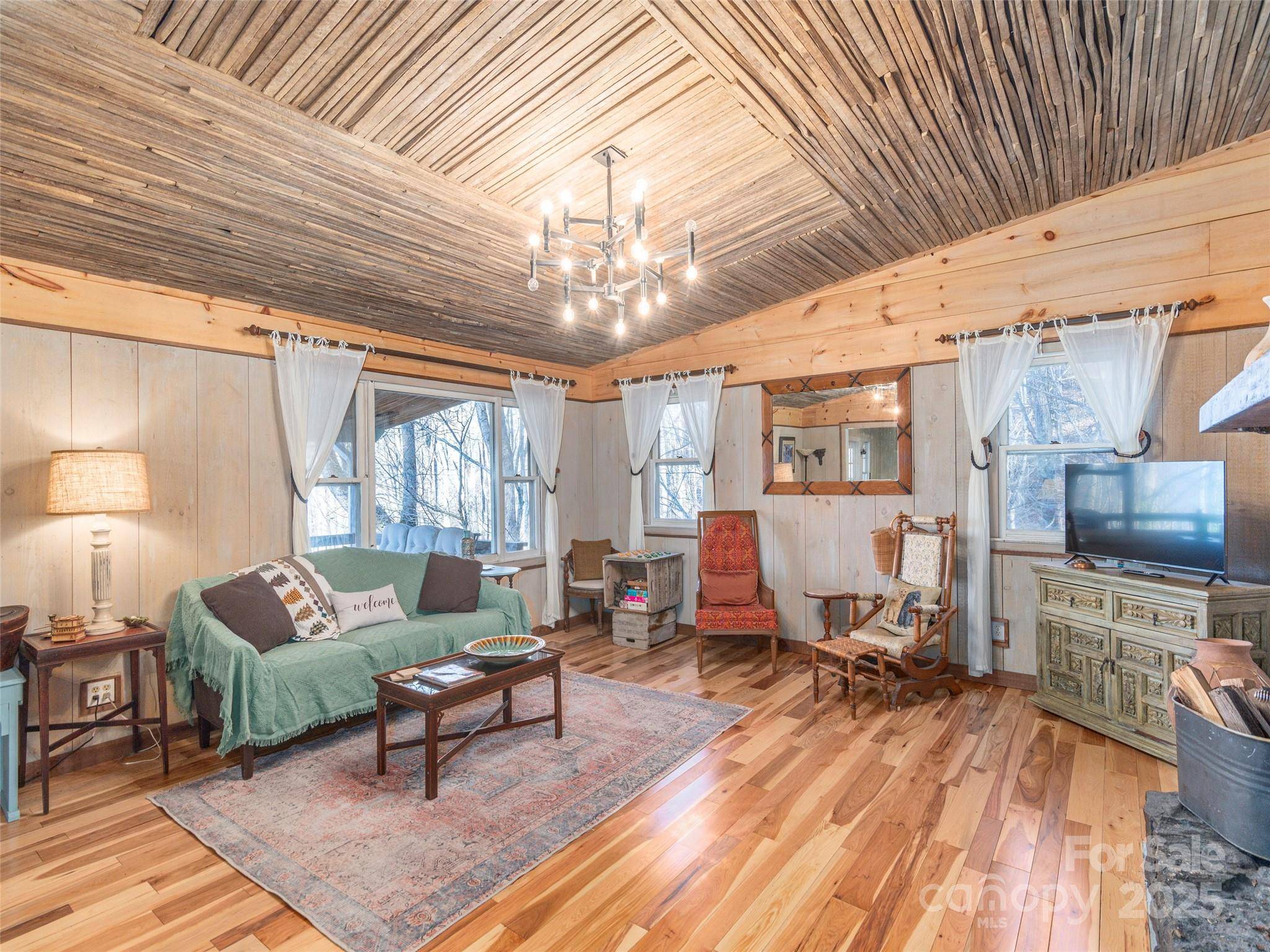 83 Rocky Ridge RD, Balsam, NC 28707