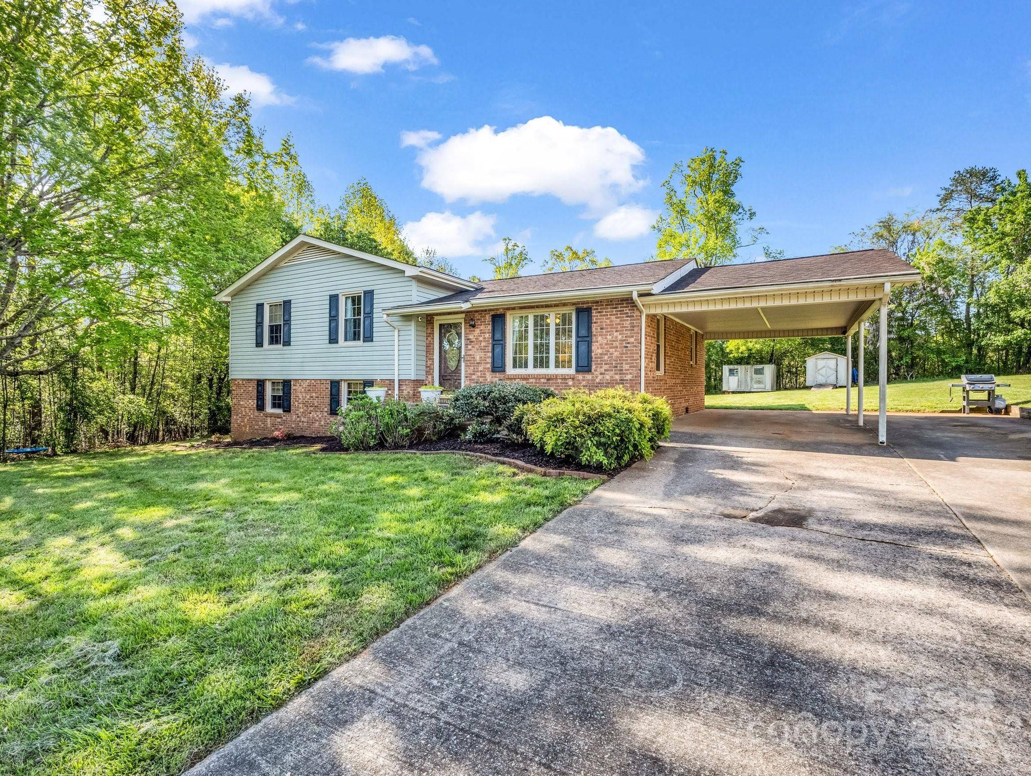 222 E Melissa LN, Forest City, NC 28043
