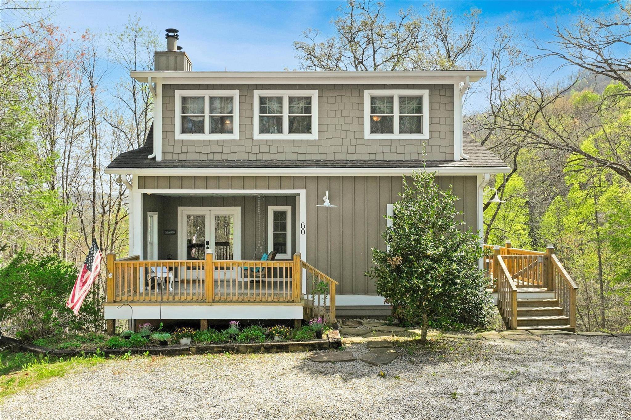60 Hidden View LN, Almond, NC 28702