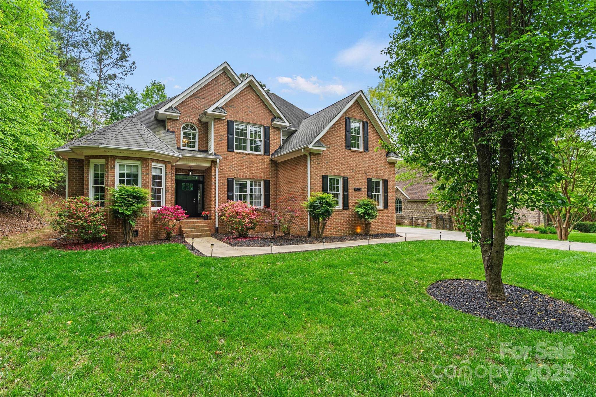 8032 Turnberry LN, Stanley, NC 28164