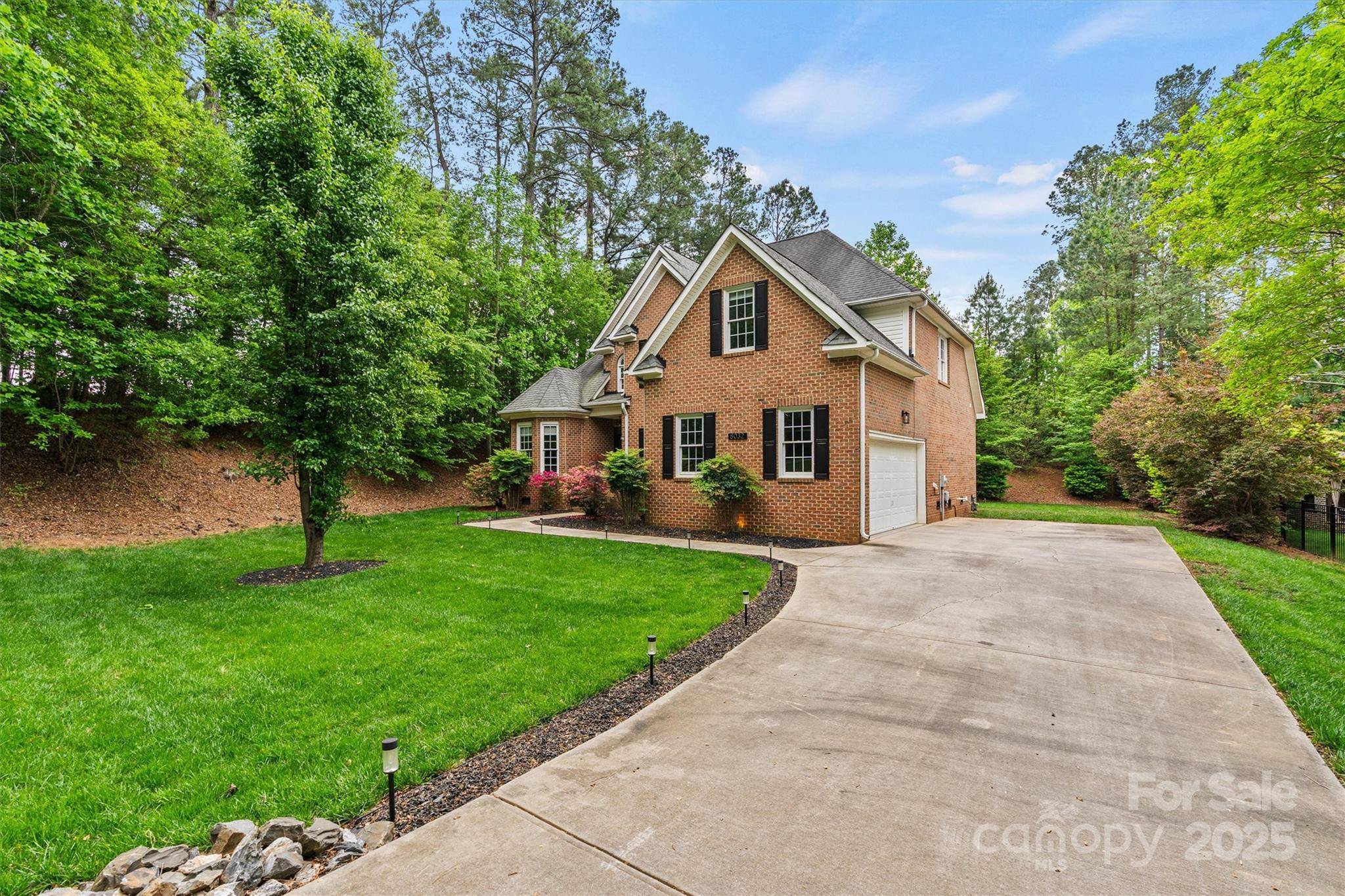 8032 Turnberry LN, Stanley, NC 28164