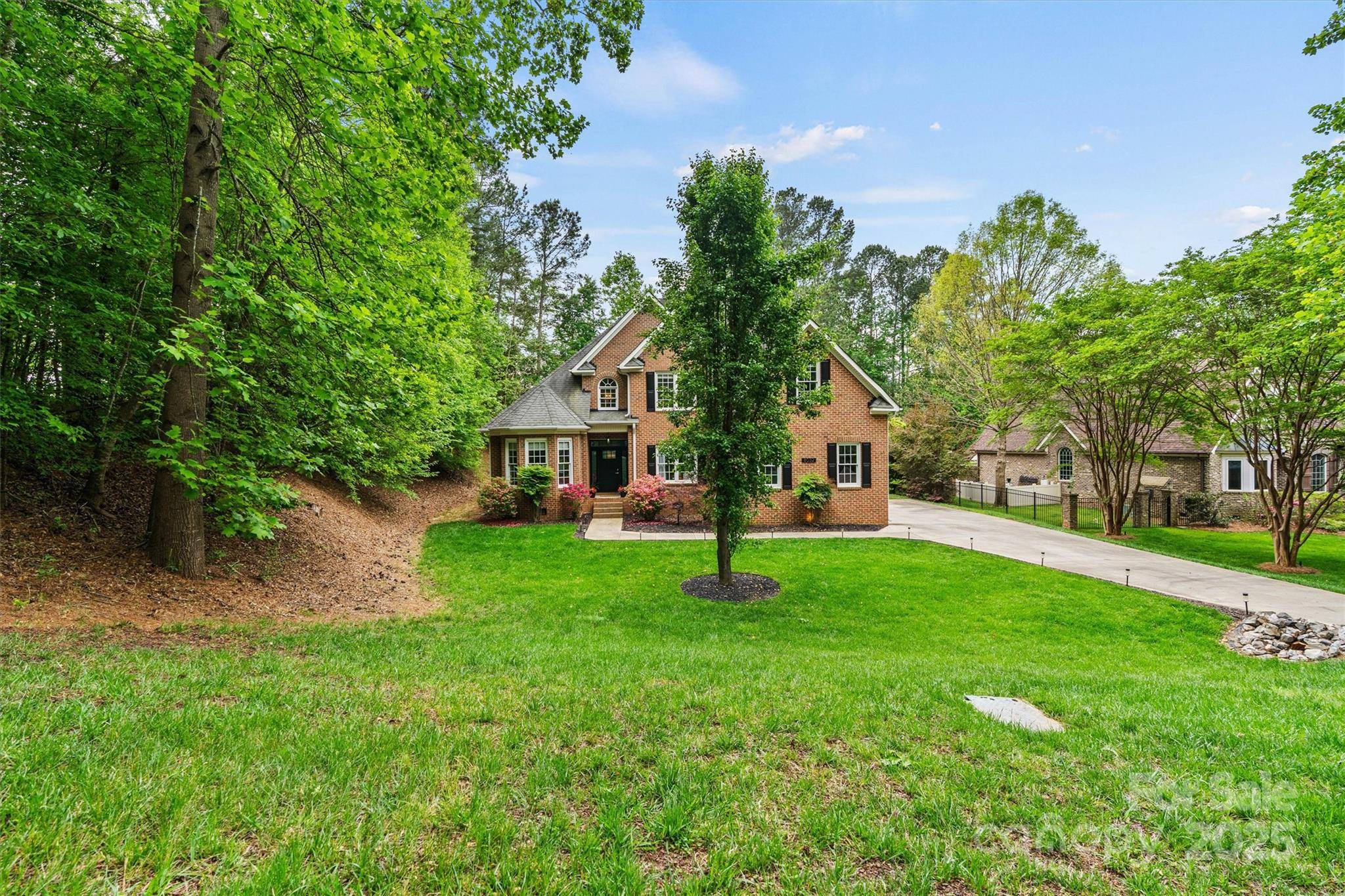 8032 Turnberry LN, Stanley, NC 28164