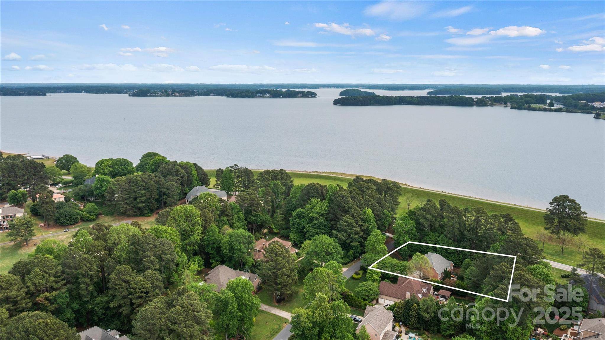 8032 Turnberry LN, Stanley, NC 28164