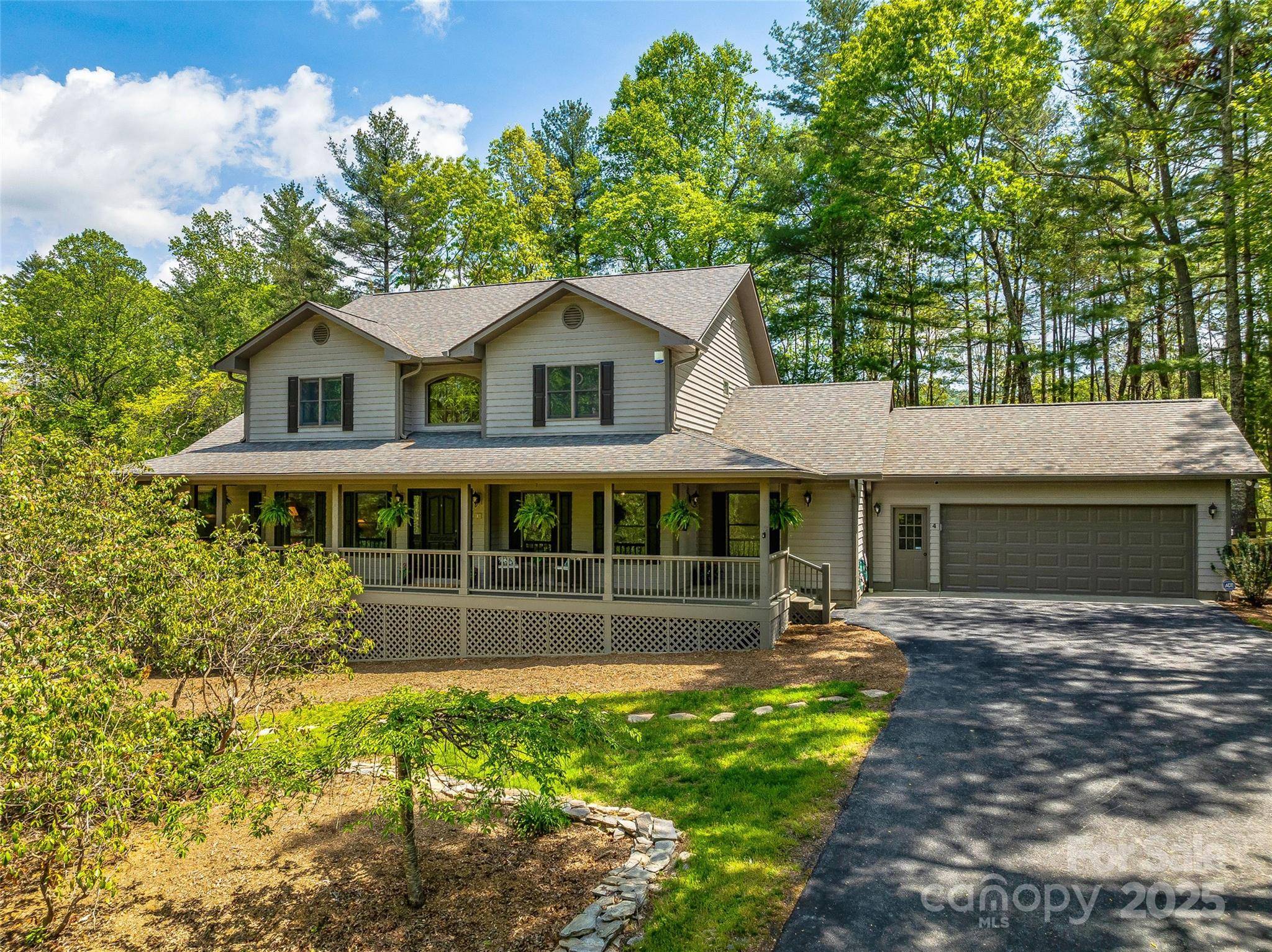 4 Waldrup Trace RD, Fletcher, NC 28732
