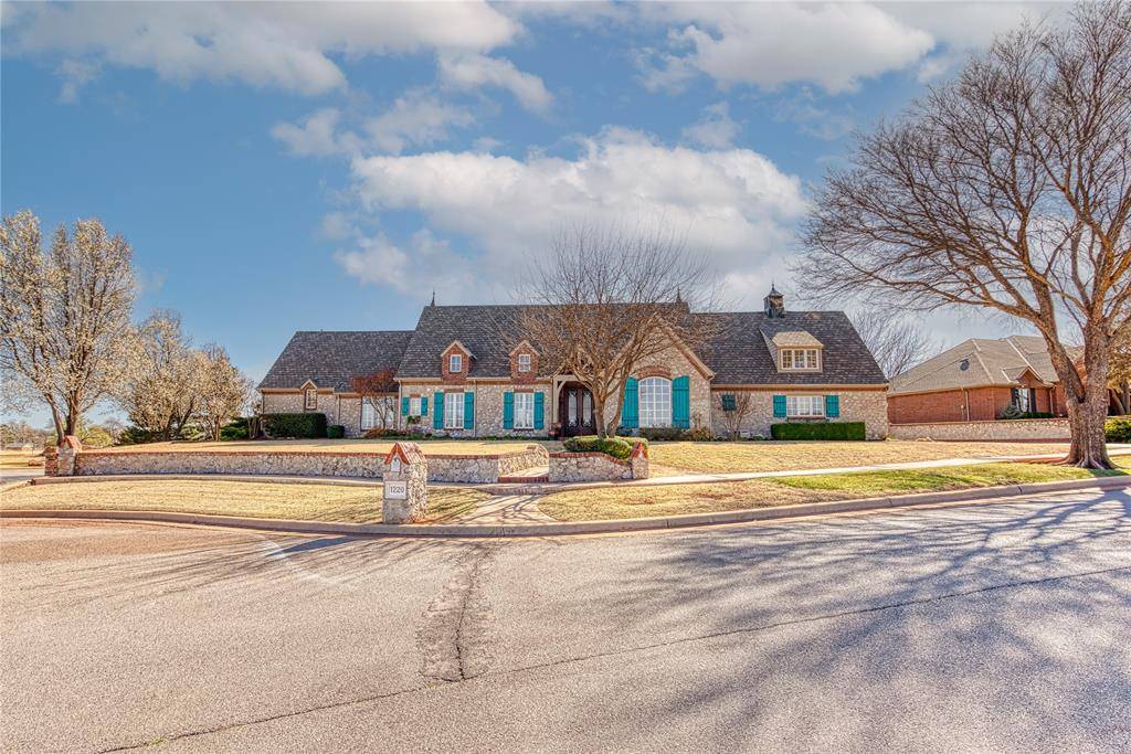 1220 Cloud Nine, Elk City, OK 73644