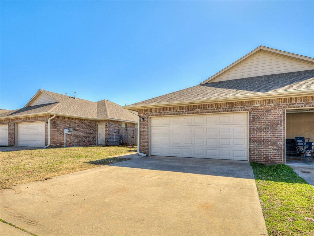 112 Ashley DR, Edmond, OK 73003