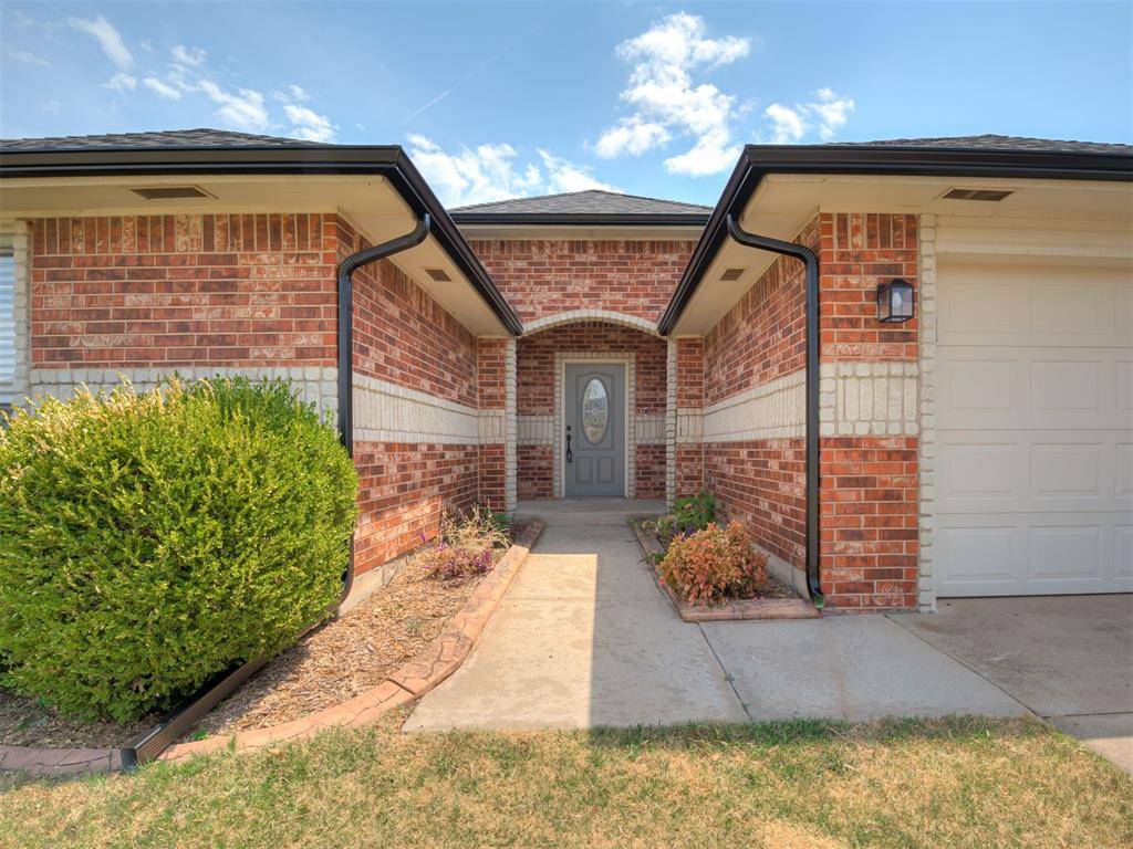 11108 SW 8th ST, Yukon, OK 73099