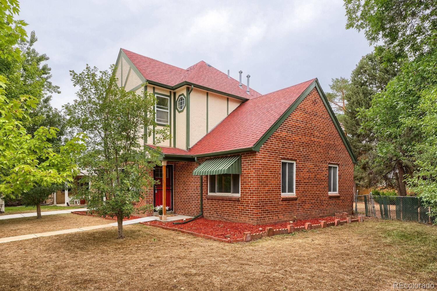 1060 Leyden ST, Denver, CO 80220