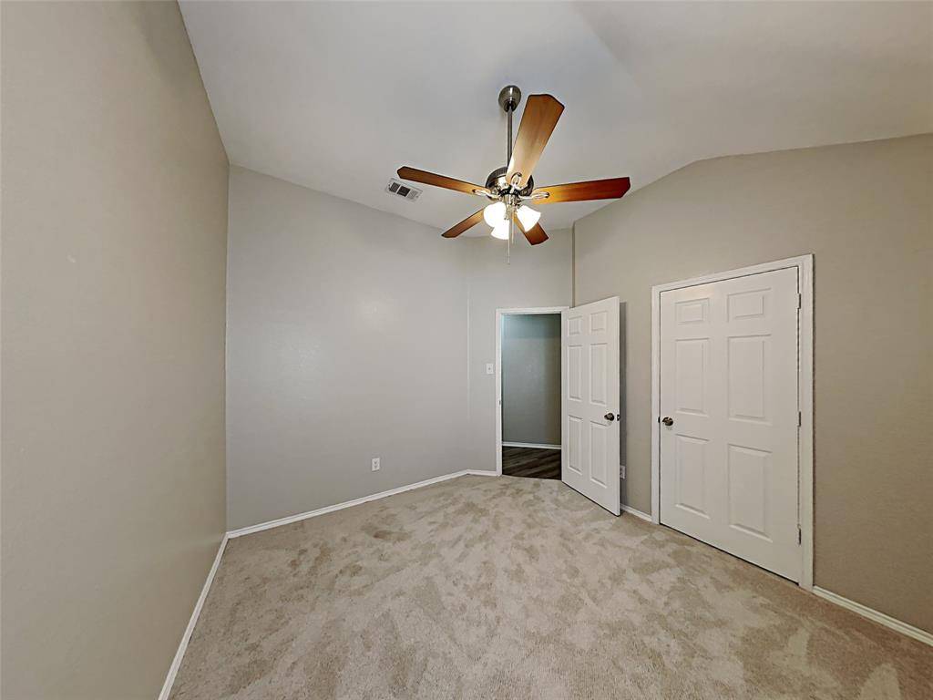617 Oak Hollow Trail, Saginaw, TX 76179
