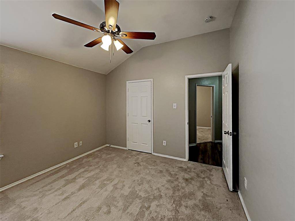 617 Oak Hollow Trail, Saginaw, TX 76179