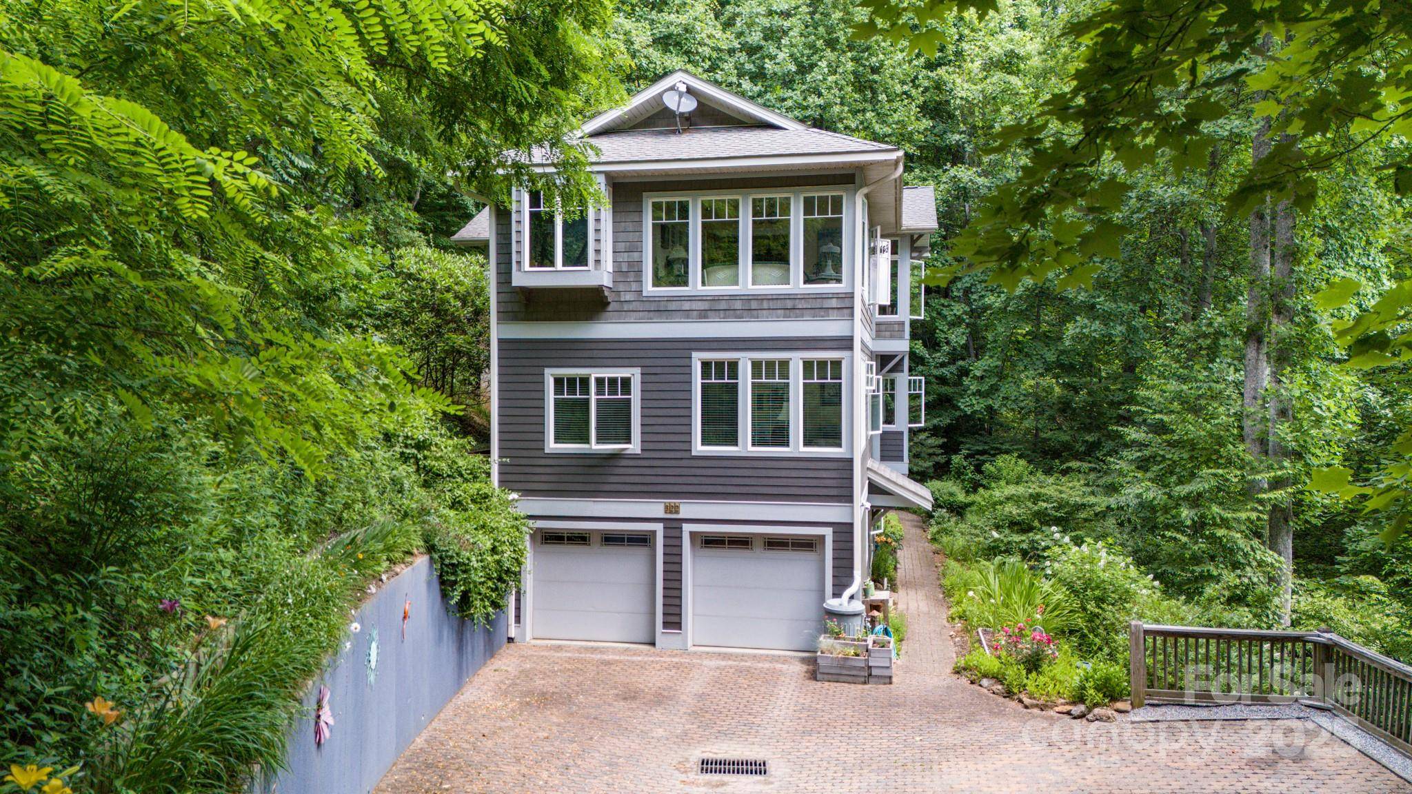 322 Crestview DR, Black Mountain, NC 28711