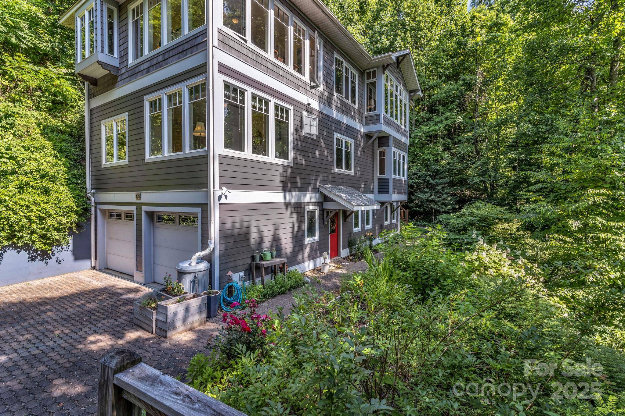 322 Crestview DR, Black Mountain, NC 28711