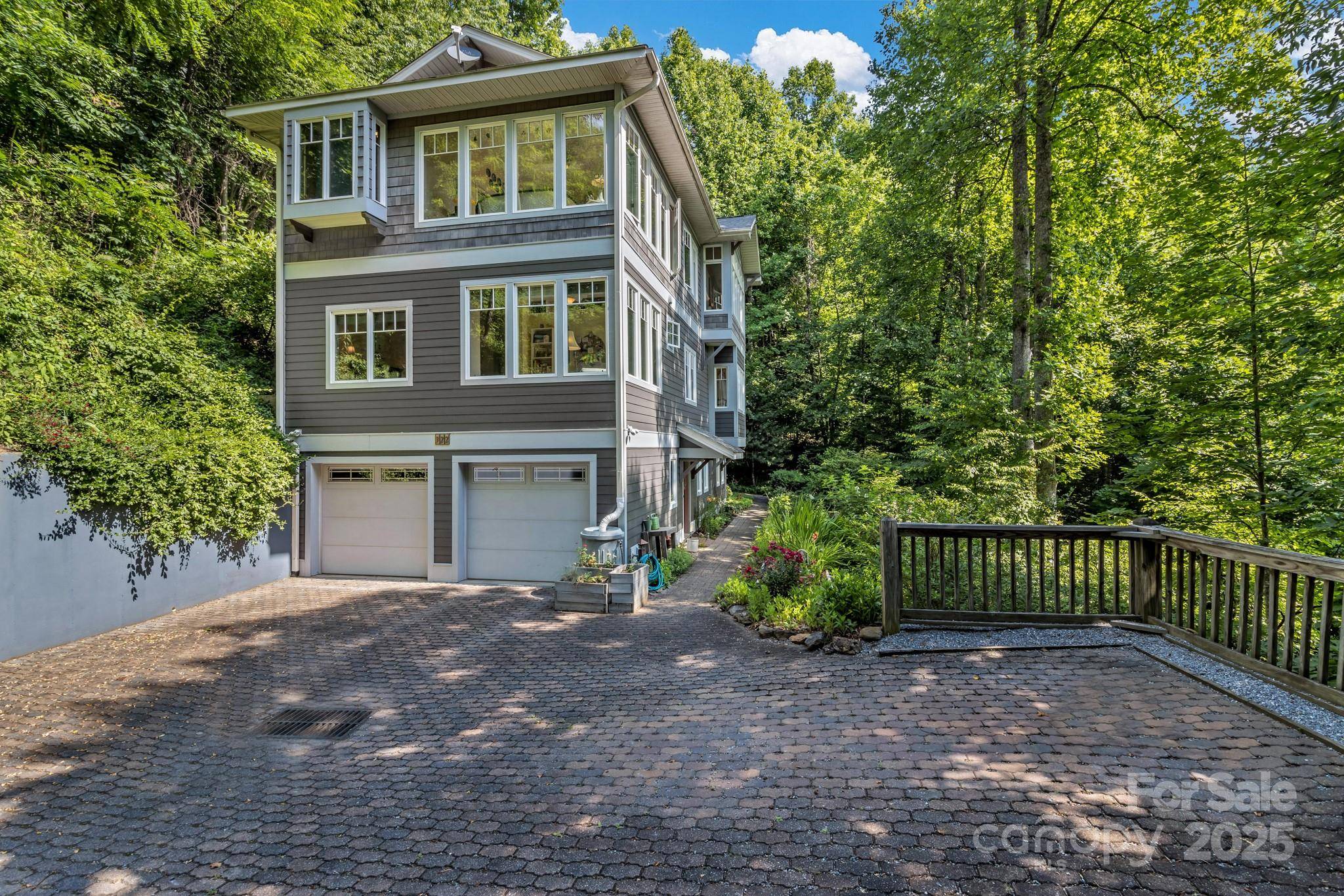 322 Crestview DR, Black Mountain, NC 28711