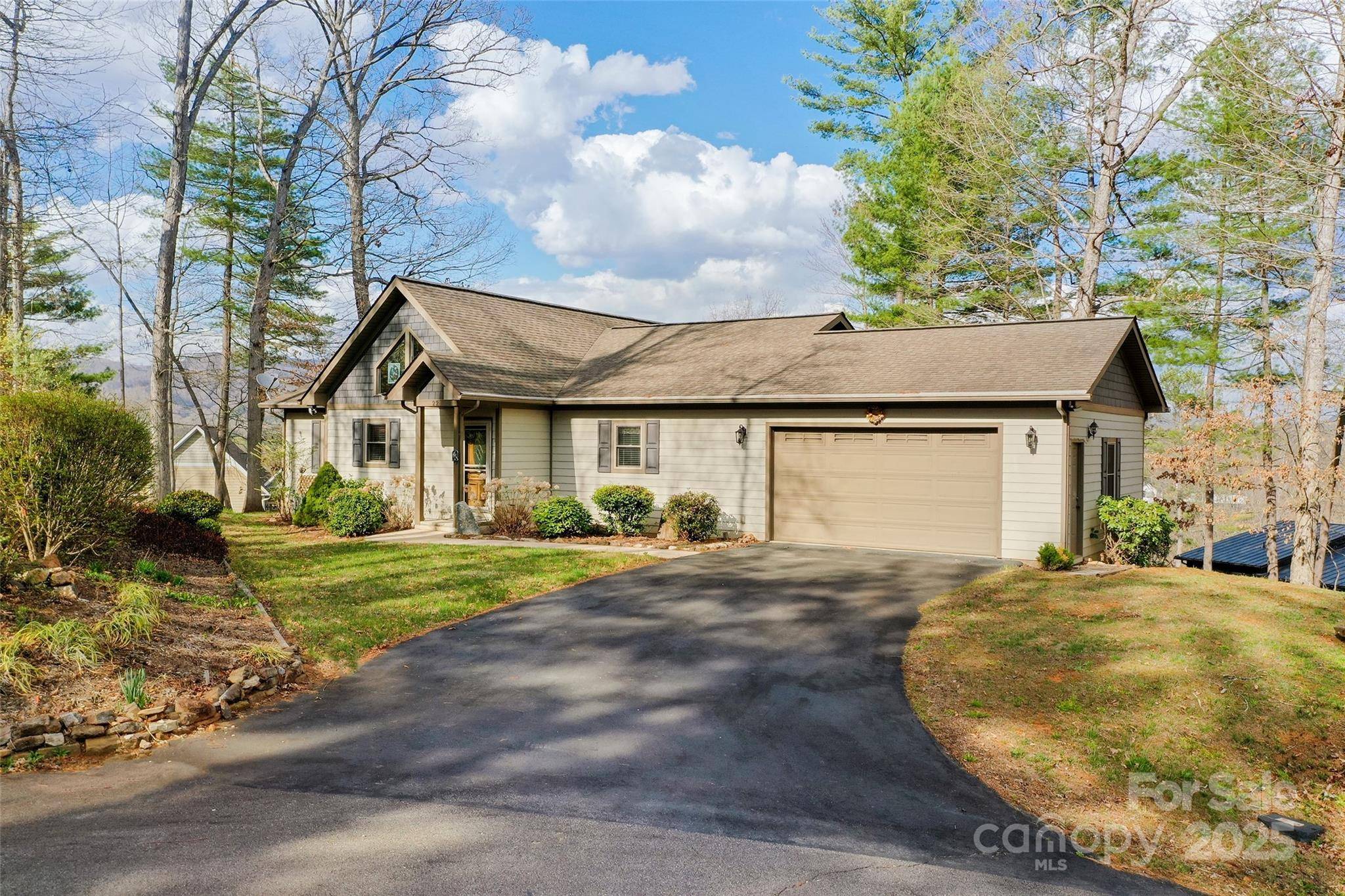 22 Critter TRL, Clyde, NC 28721