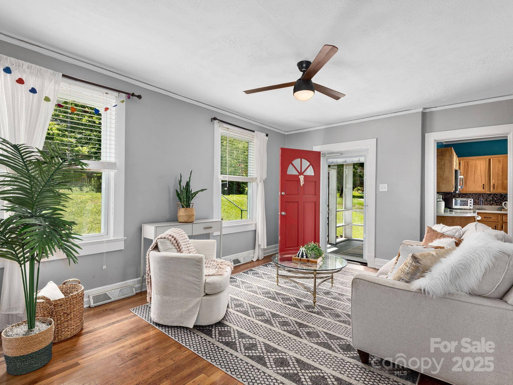 5 Enka Oak ST, Candler, NC 28715
