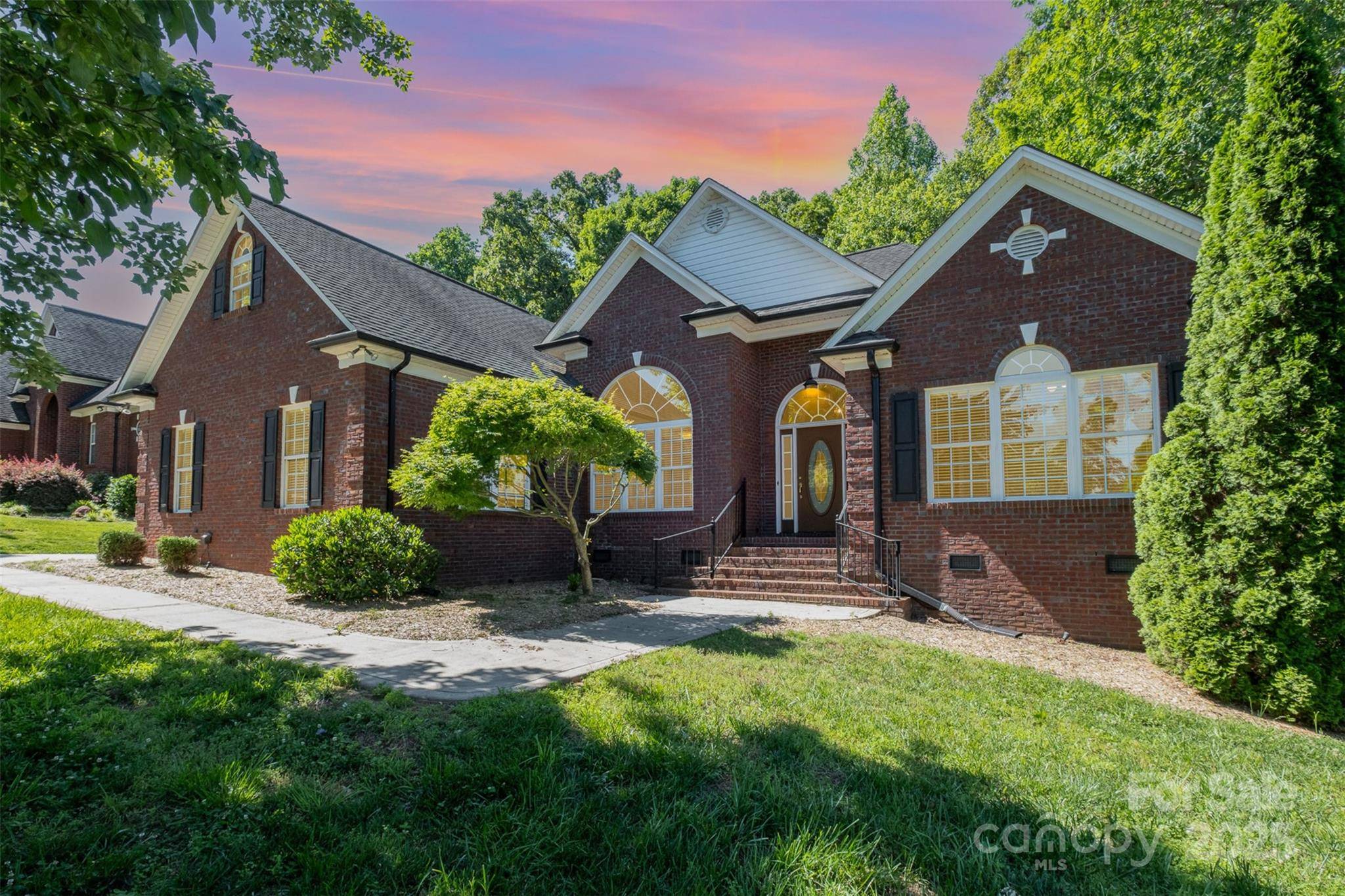 3917 Erskine Woods DR, Bessemer City, NC 28016