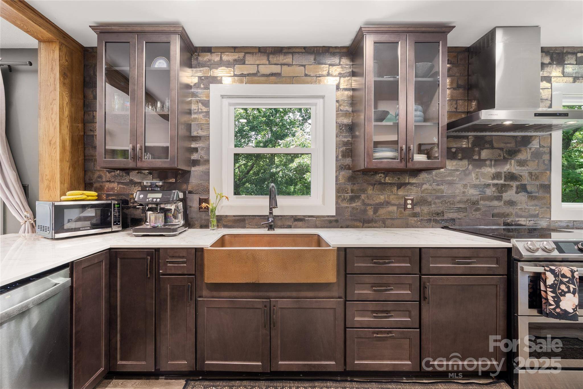347 Park Knoll DR, Horse Shoe, NC 28742