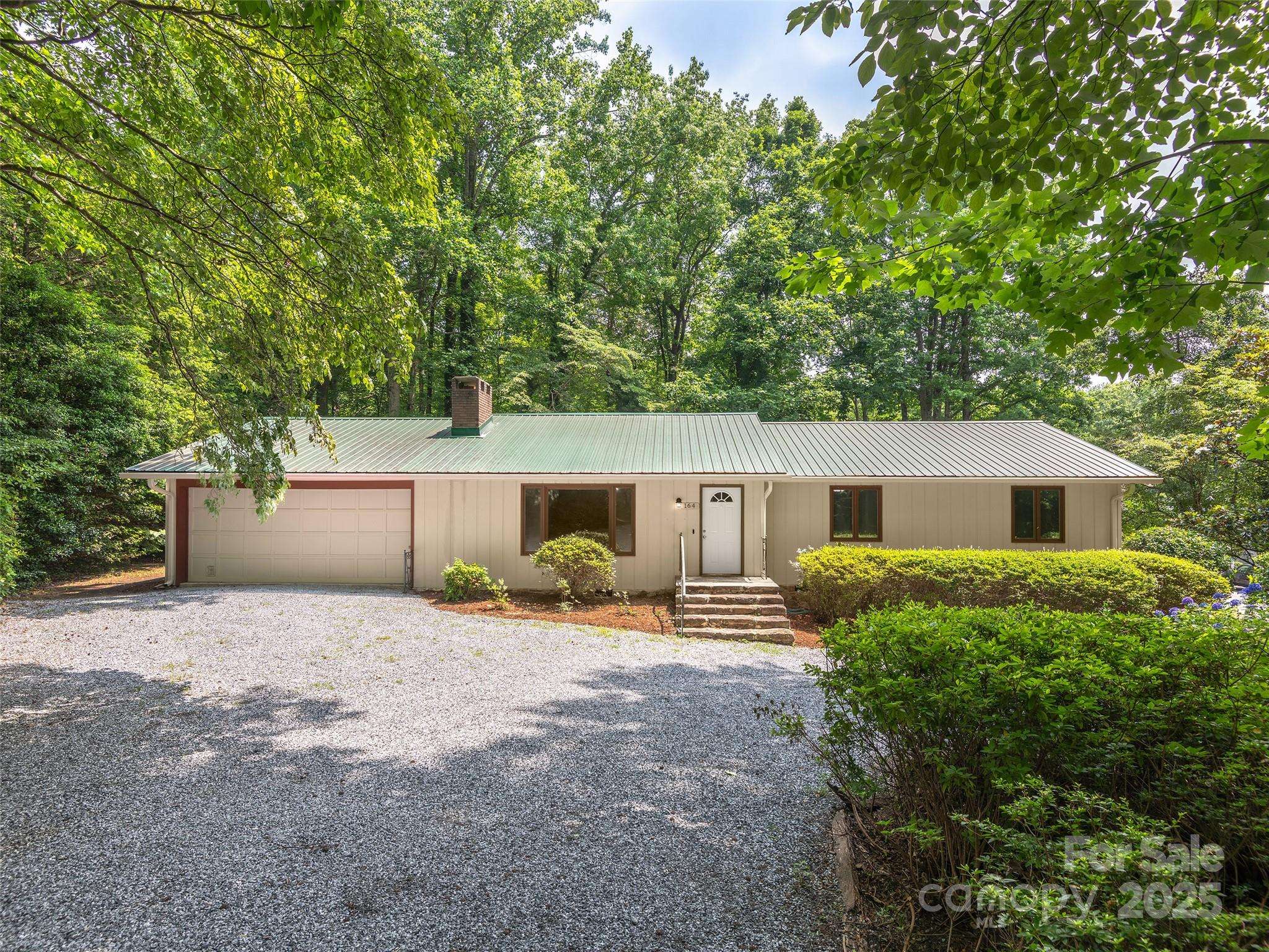 164 Beechwood DR W, Columbus, NC 28722