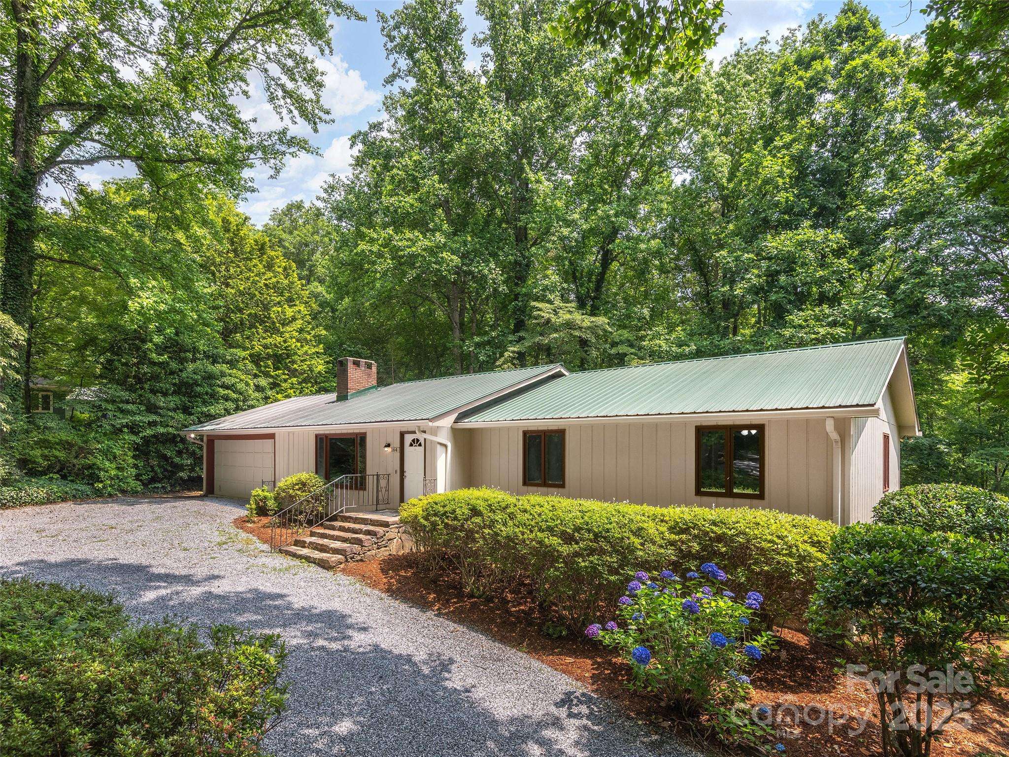 164 Beechwood DR W, Columbus, NC 28722
