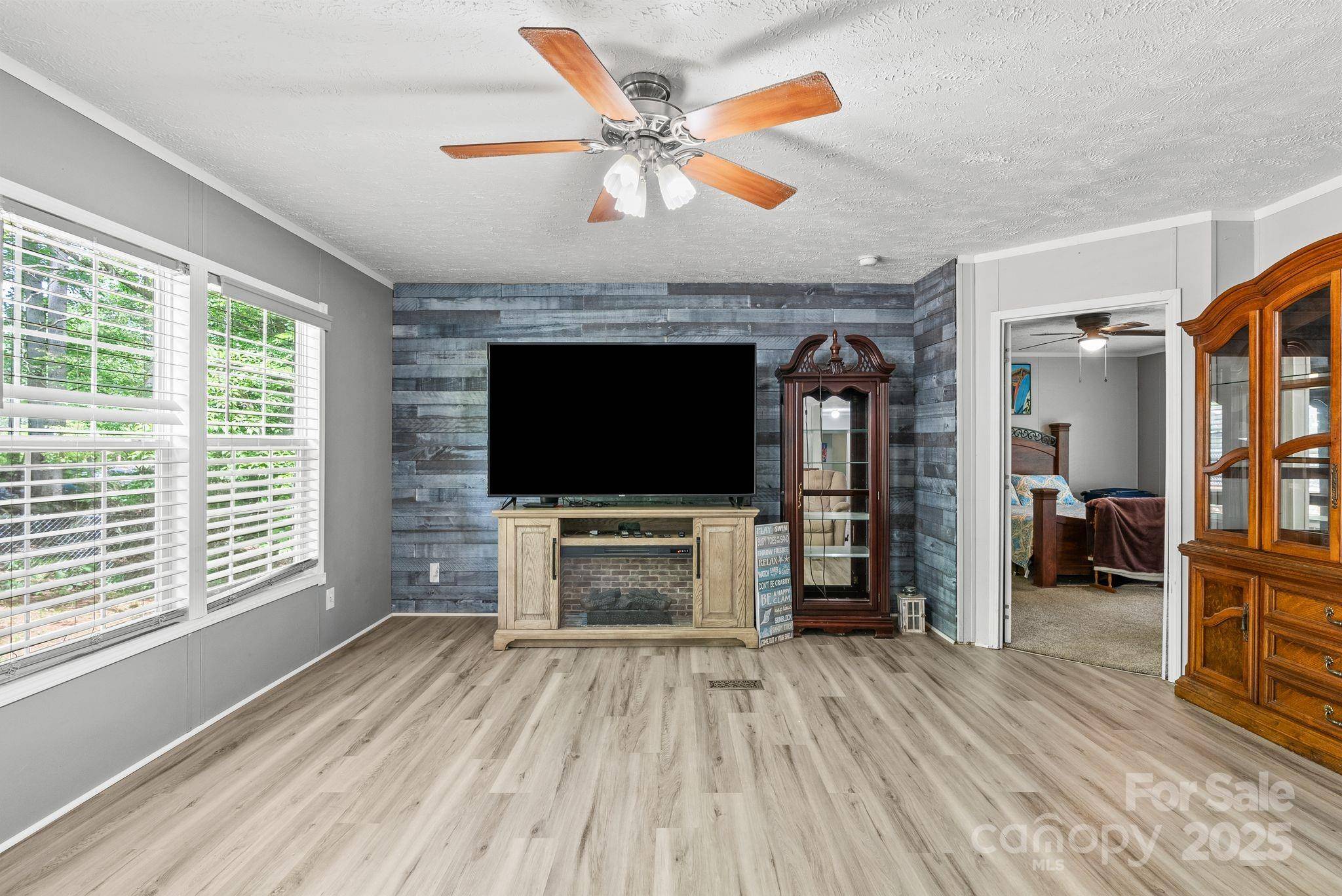 27 Sage WAY, Clyde, NC 28721