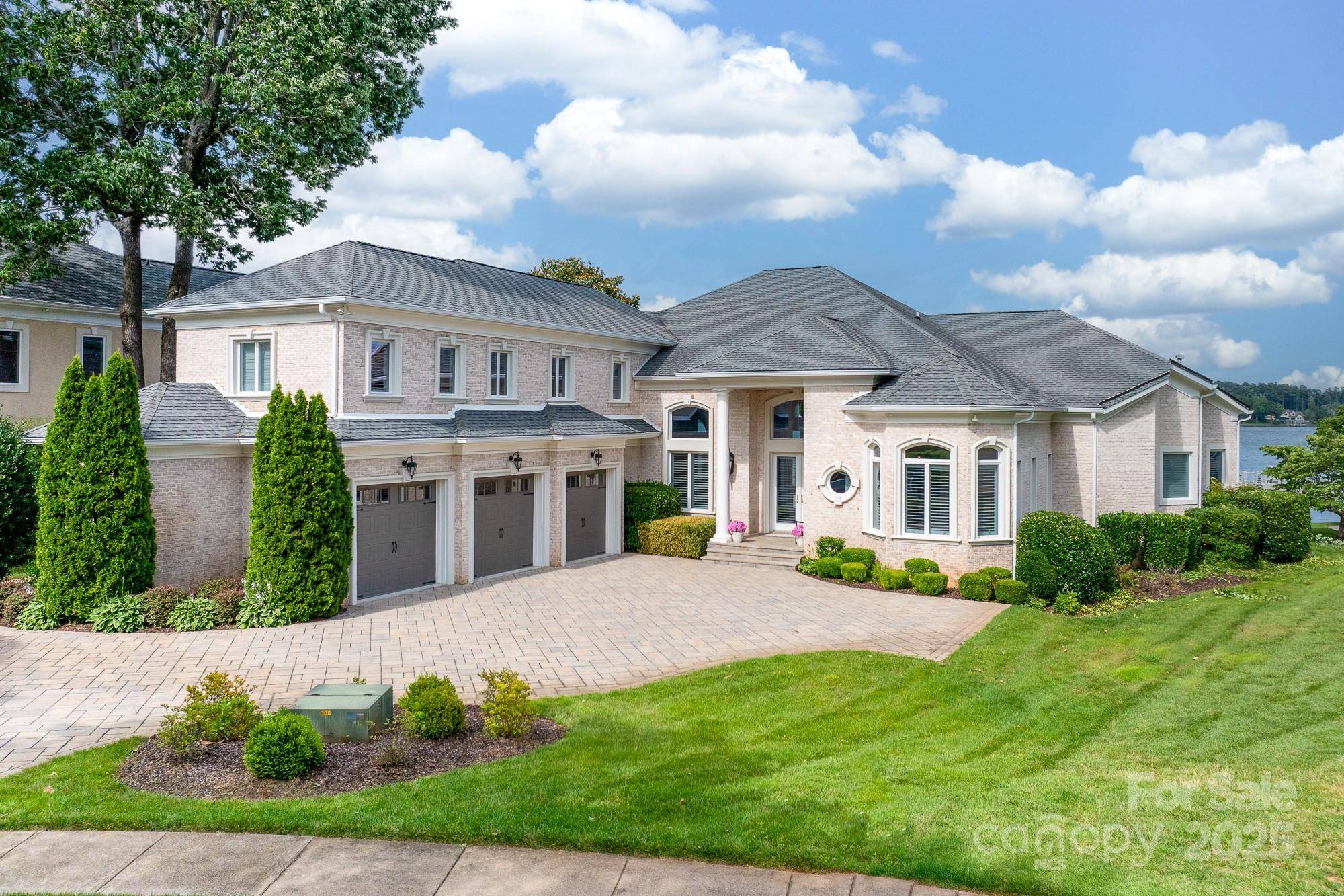 3394 Governors Island DR, Denver, NC 28037