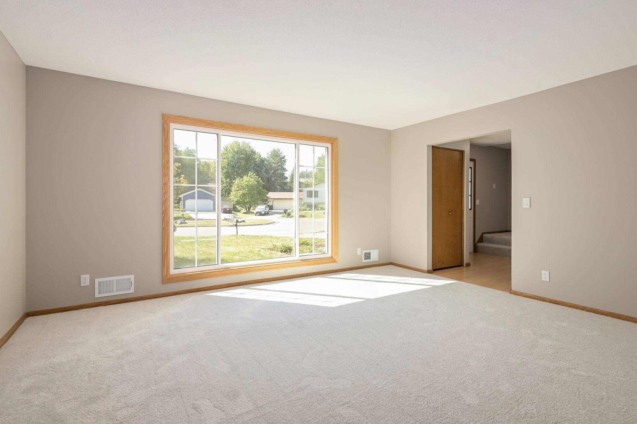 1800 James CT, Burnsville, MN 55337