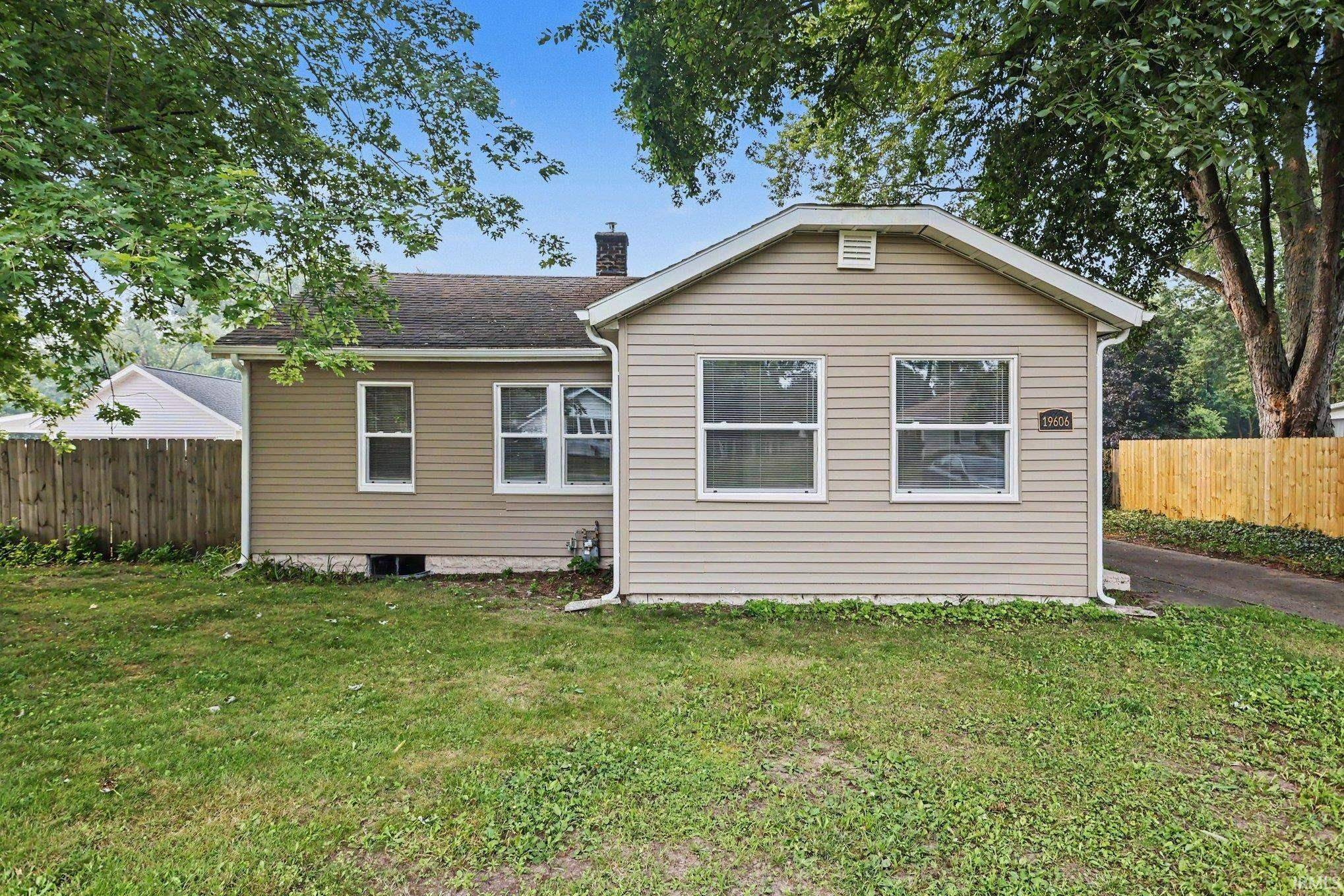 19606 Palisade AVE, South Bend, IN 46637